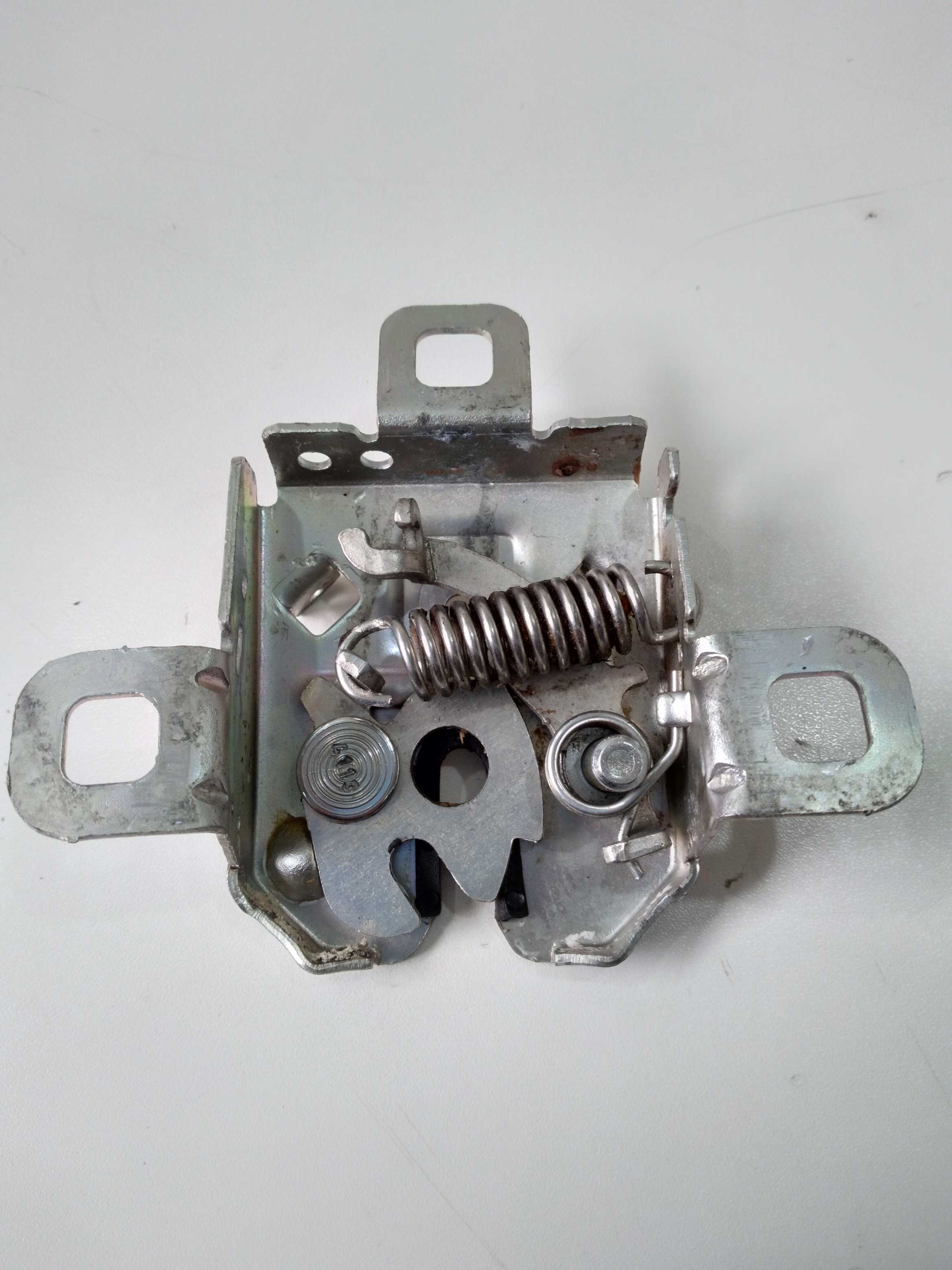 Fechadura Do Capô Diant. Fiat Grand Siena Attrac. 1.4 2013 2
