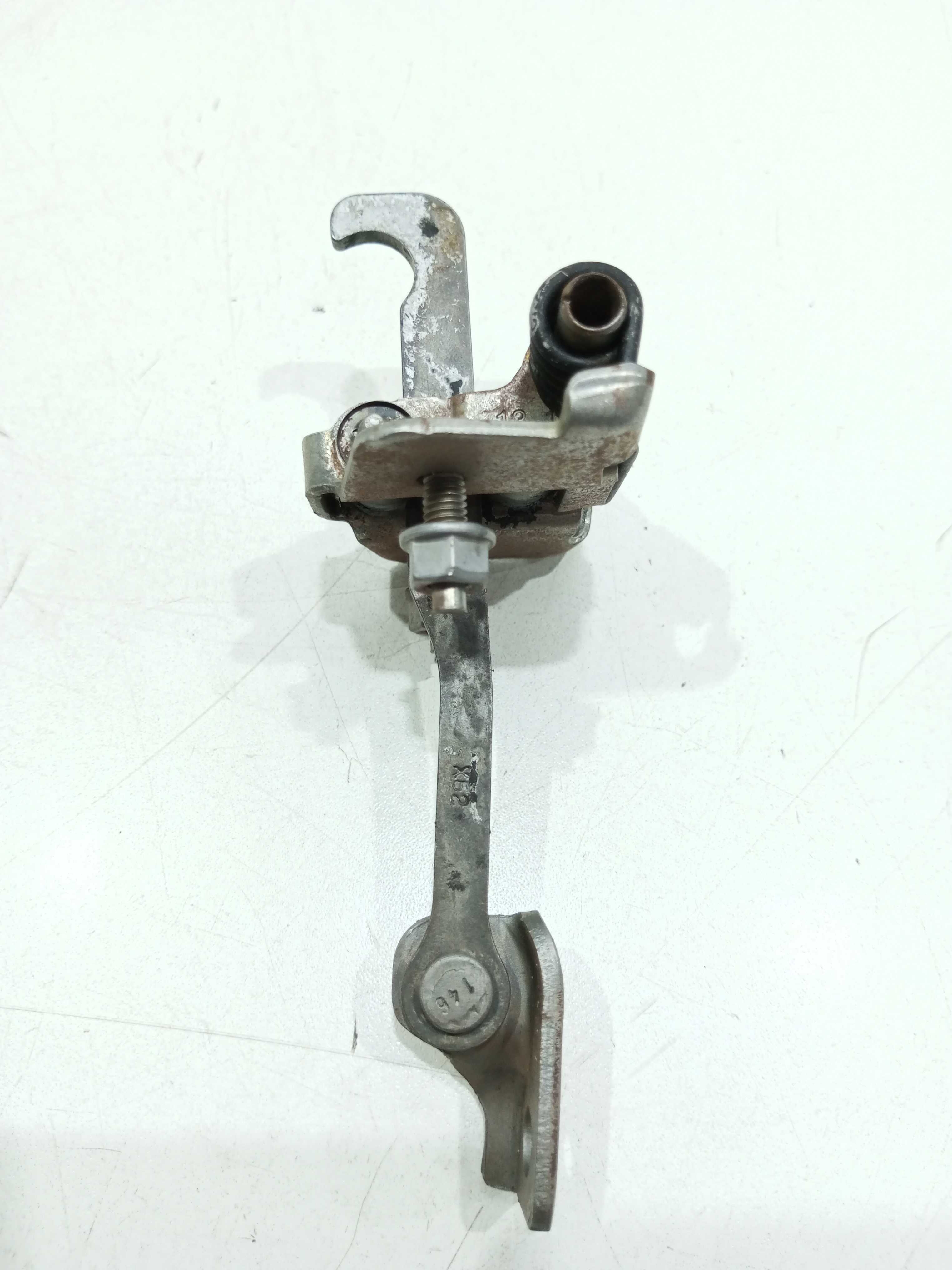 Limitador Porta Dianteira Esquerda Renault Sandero 2016 3