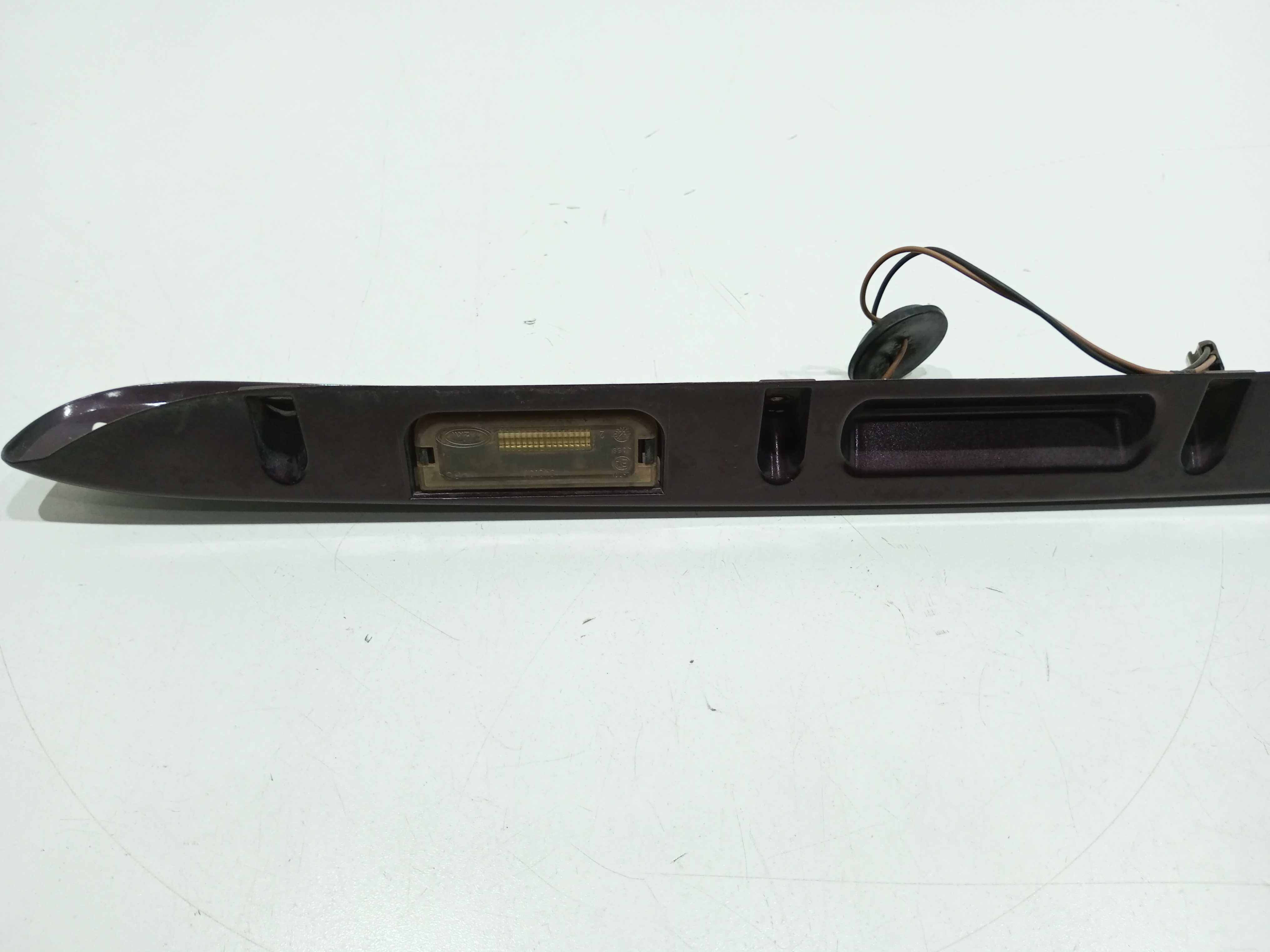Friso Tampa Traseira Chrysler Grand Caravan 1997 3