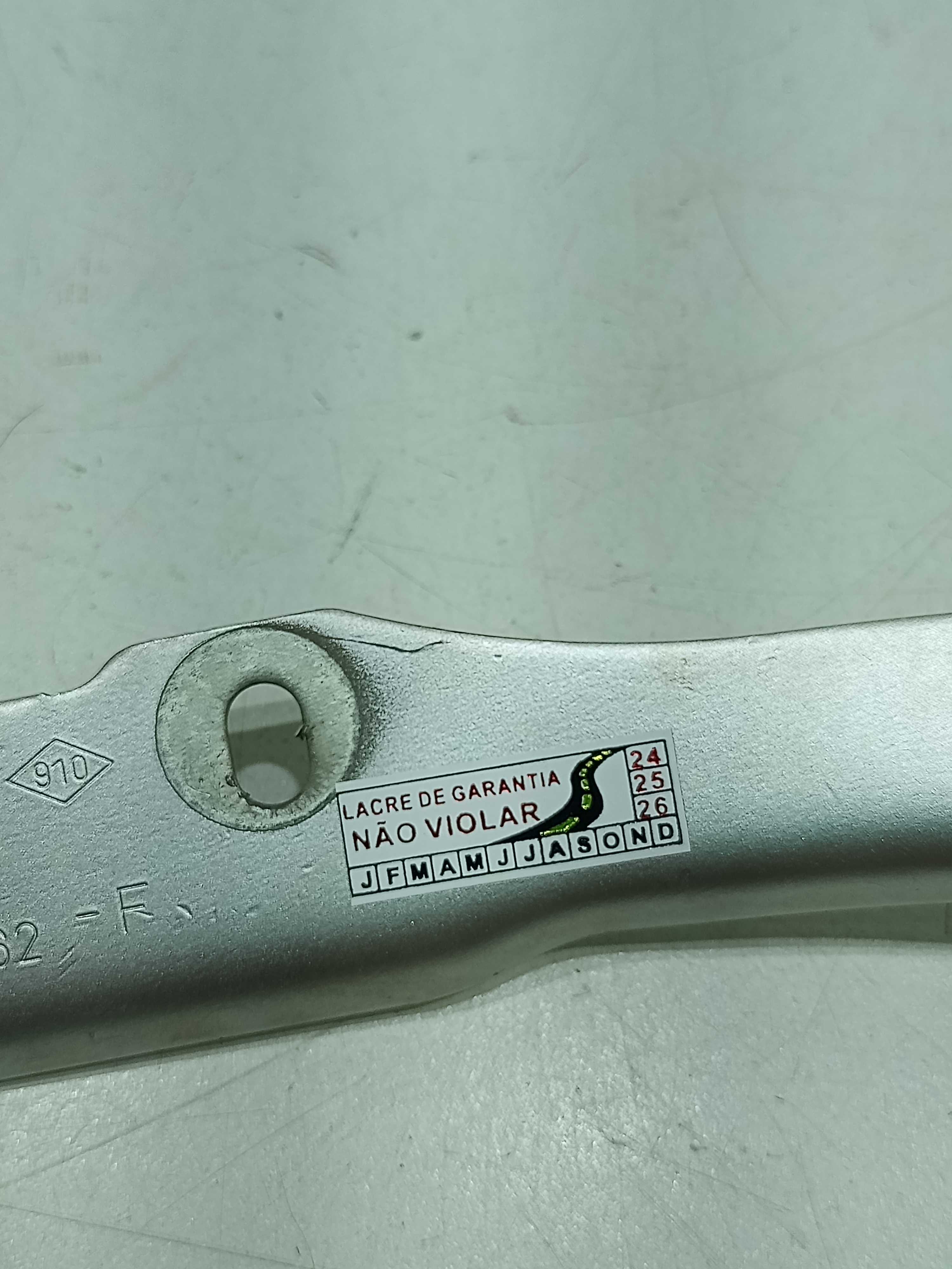 Dobradiça Capô Lado Esquerdo Renault Sandero 2013 4
