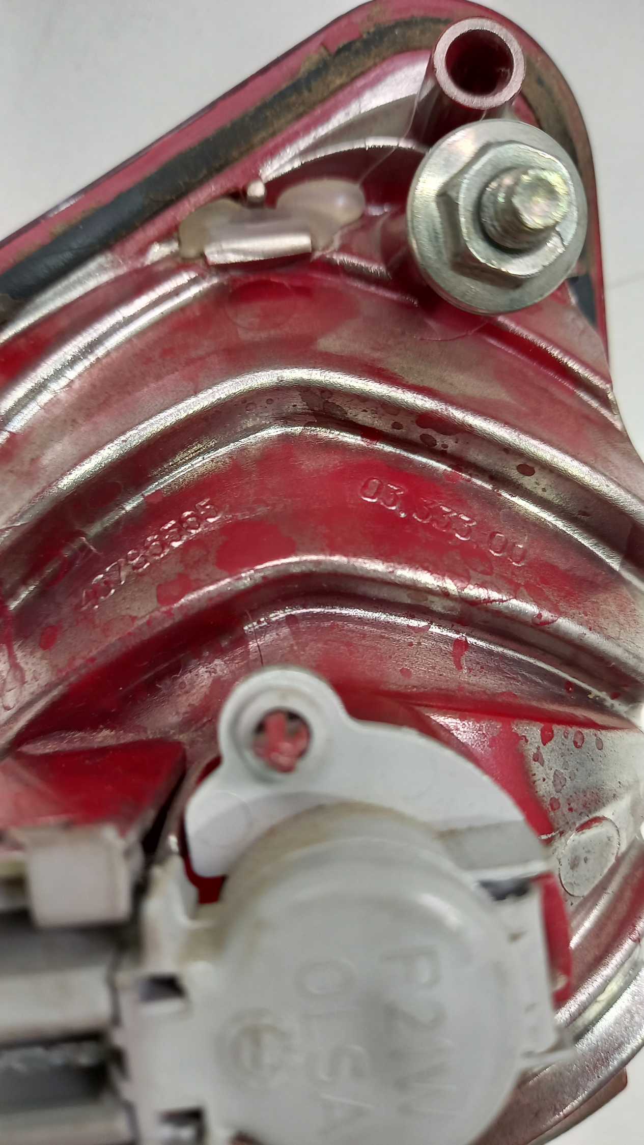 Lanterna Esquerda Da Tampa Traseira Fiat Stilo 2007 Detalhe 3