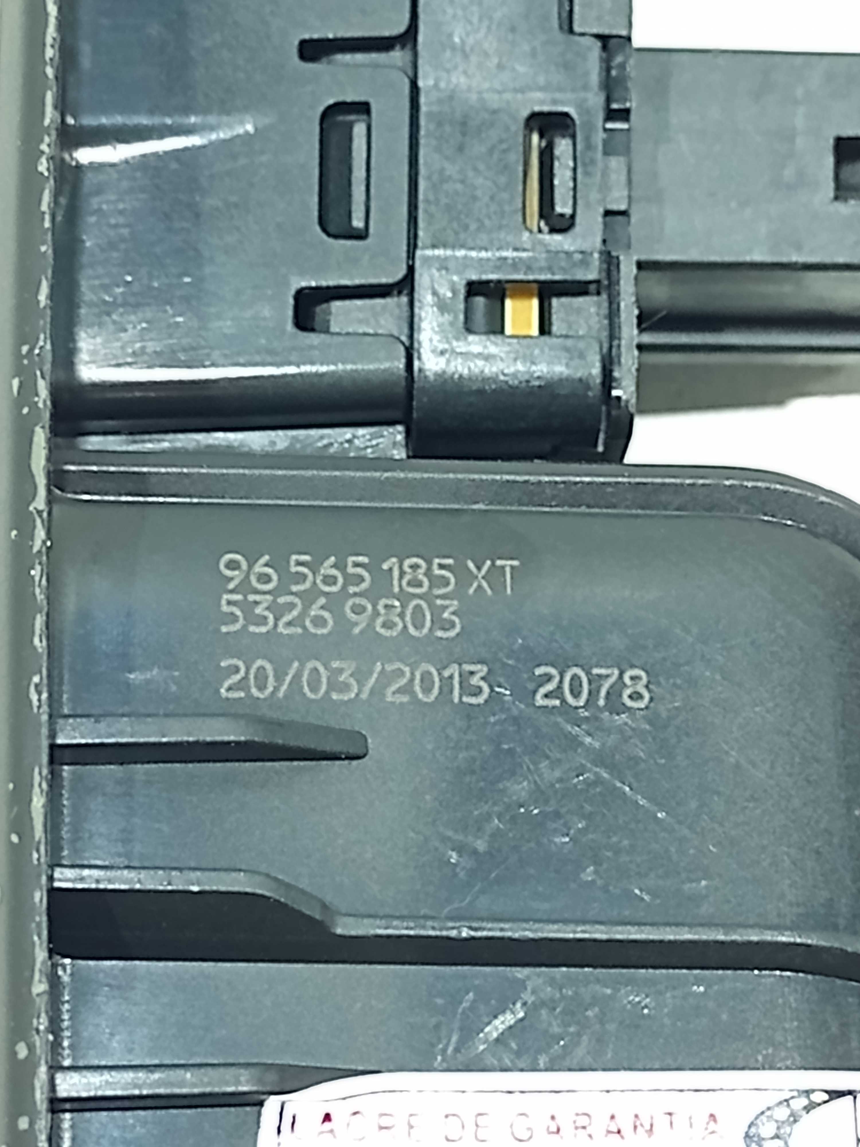 Moldura E Botão Vidro Elétrico Tras Esq Peugeot 408 2012 5
