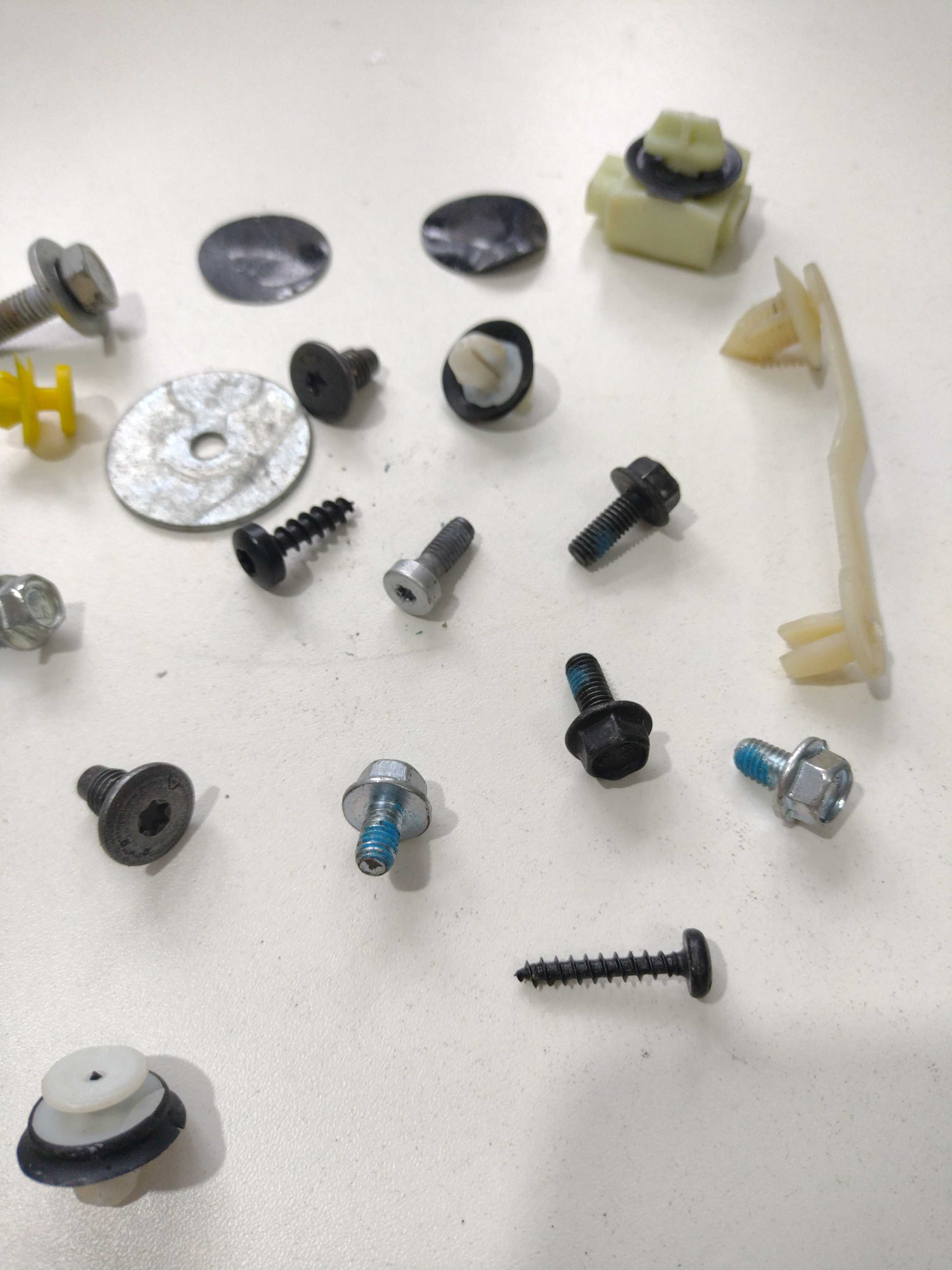 Parafusos Sortidos Porta Dianteira Esquerda C3 2013 Origi 4