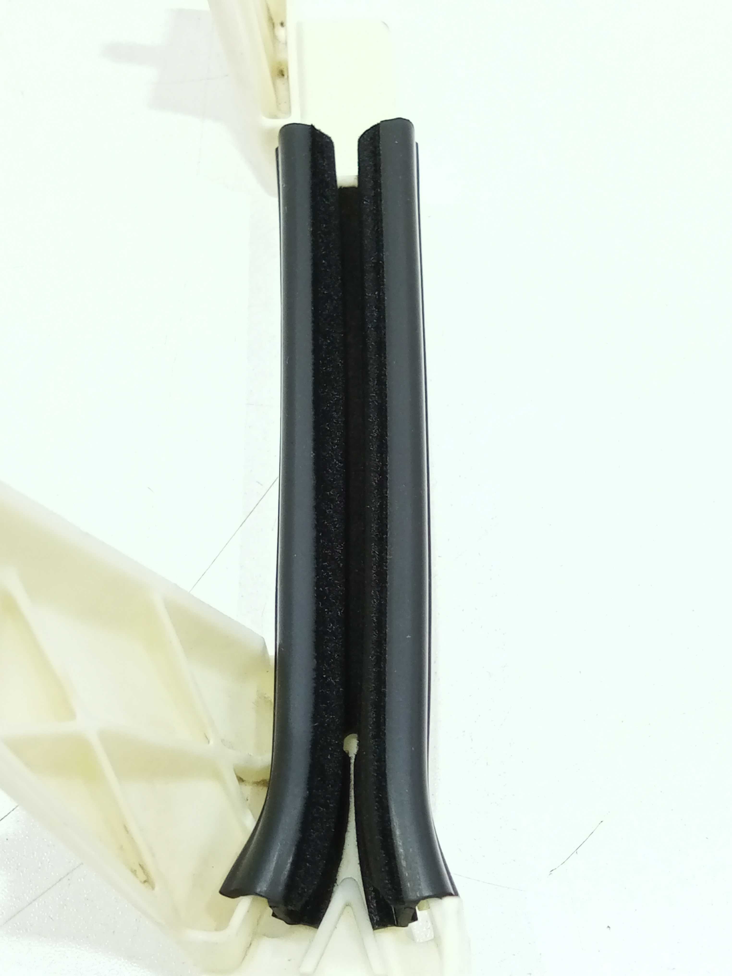Guia Do Vidro Porta Dianteira Direita Peugeot 307 2.0 2004 6