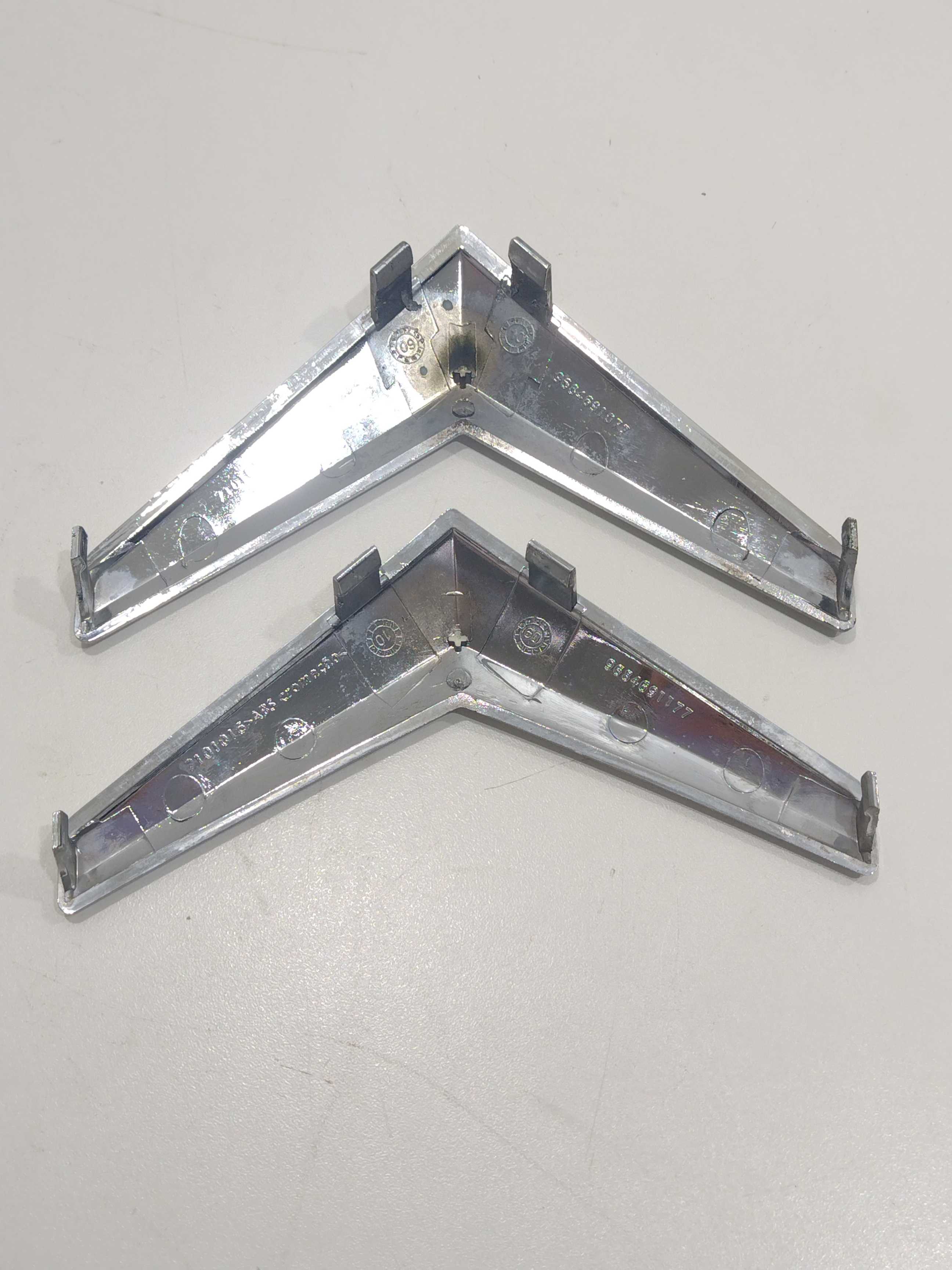 Par Logo Emblema Dianteiro Citroen C3 Original 3