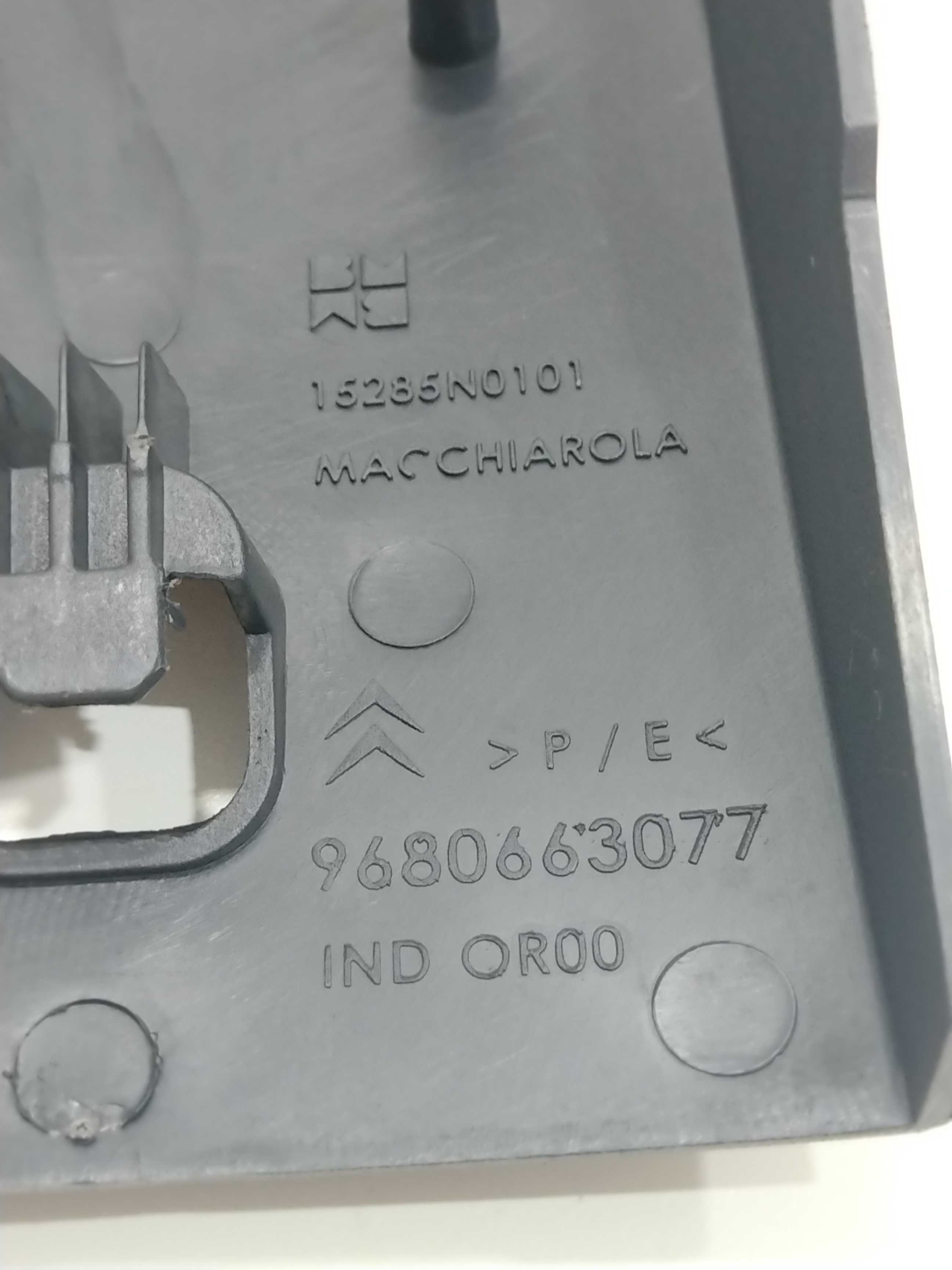 Moldura Capa Chave De Seta Citroen C3 2011 Original 3