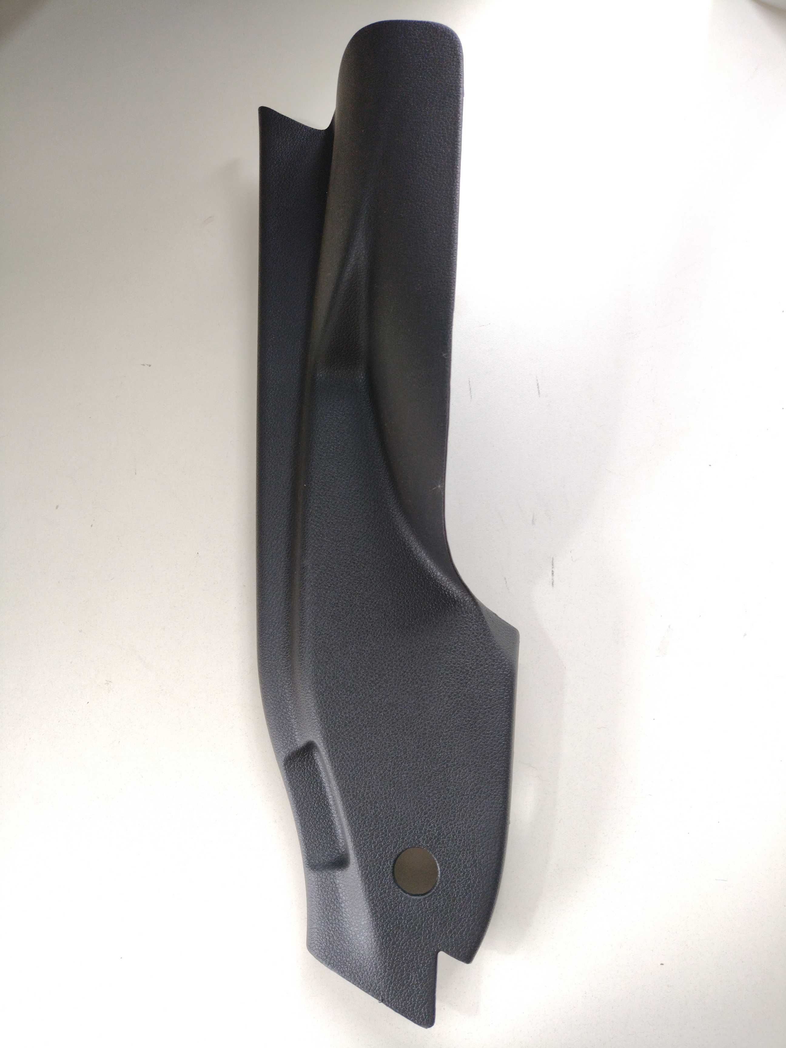 Moldura Coluna Traseira Esquerda Voyage 2012 5u6867765 1