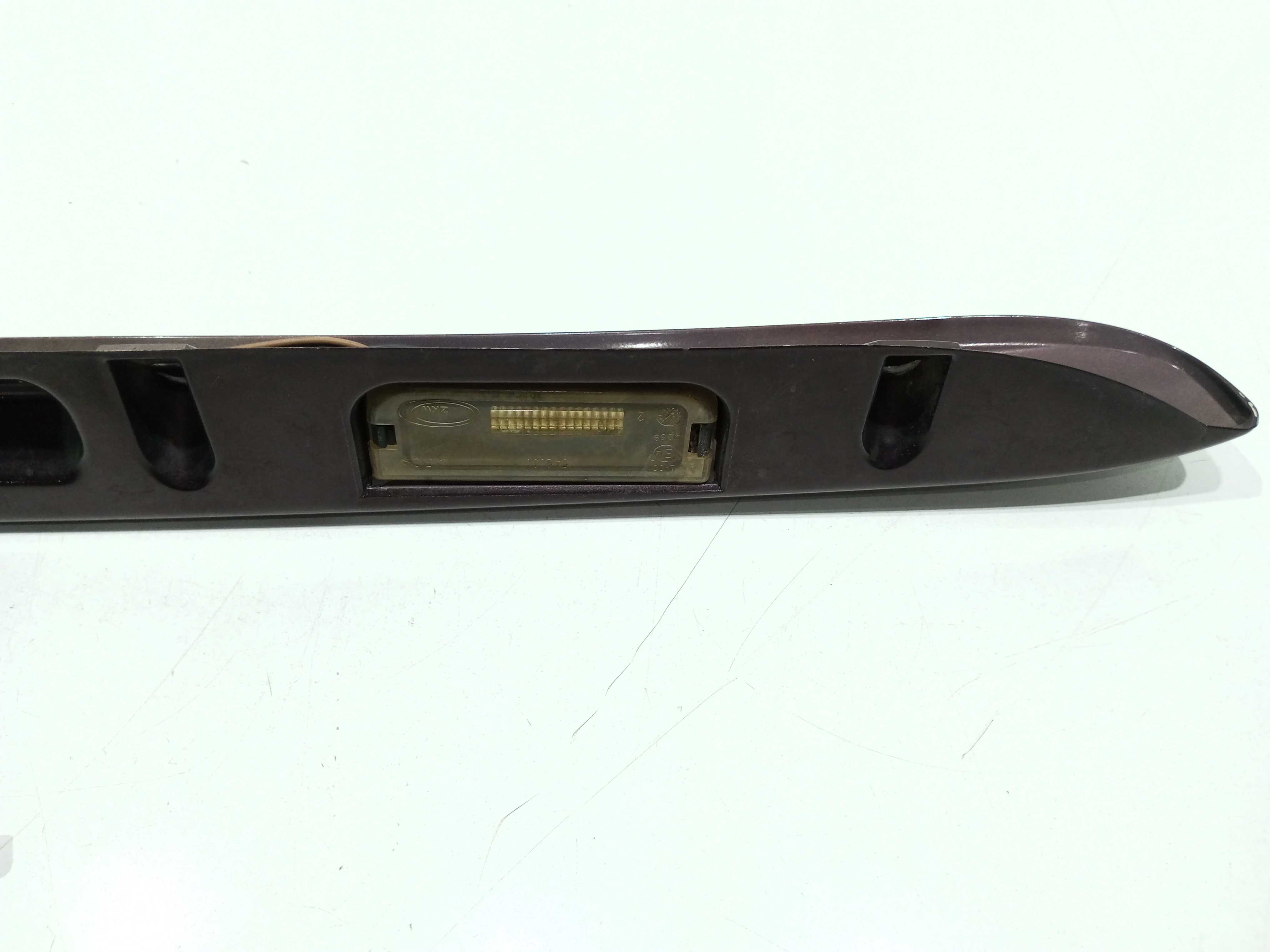 Friso Tampa Traseira Chrysler Grand Caravan 1997 2