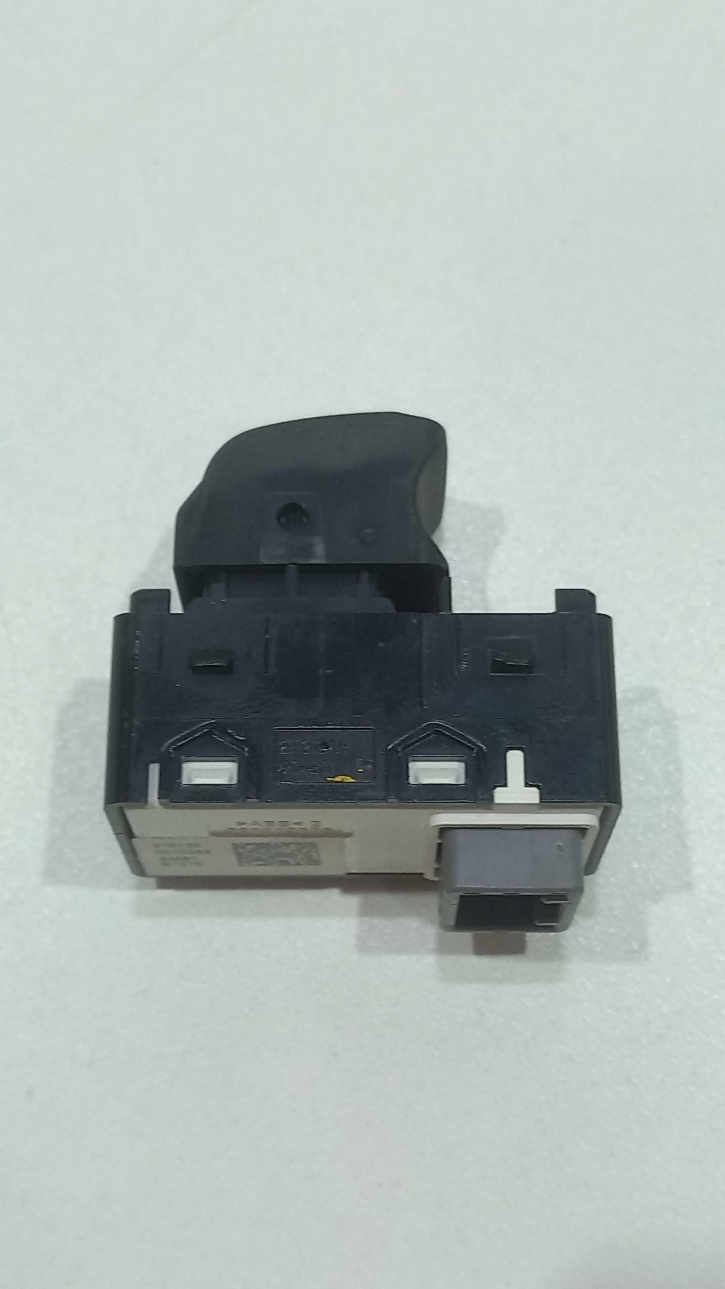 Botão Vidro Elétrico Porta Traseira Esquerda Hb20s 1.0 2022 2