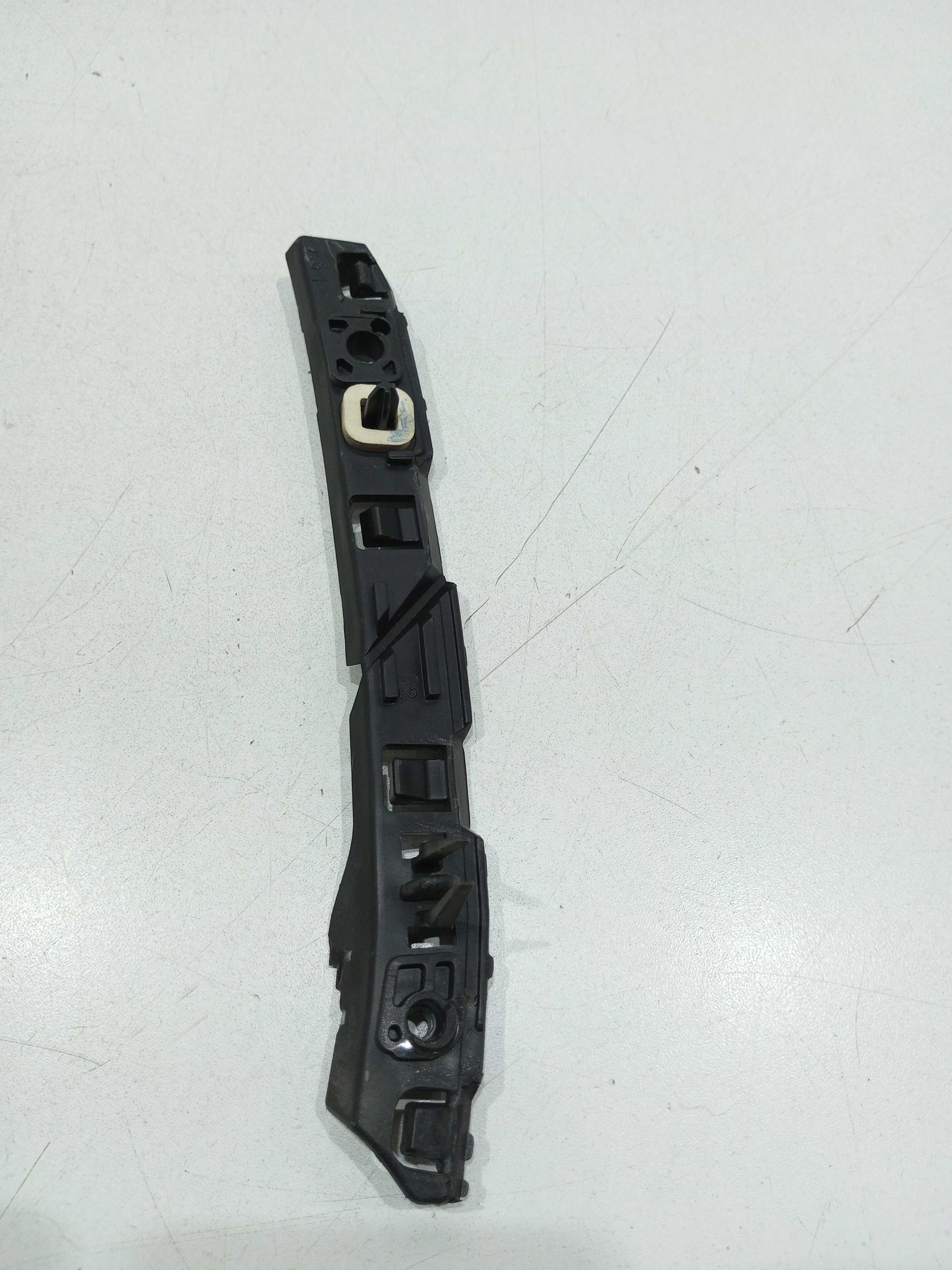 Guia Para-choque Dianteiro Lado Esq.  Citroen C3 1.6 2014 1