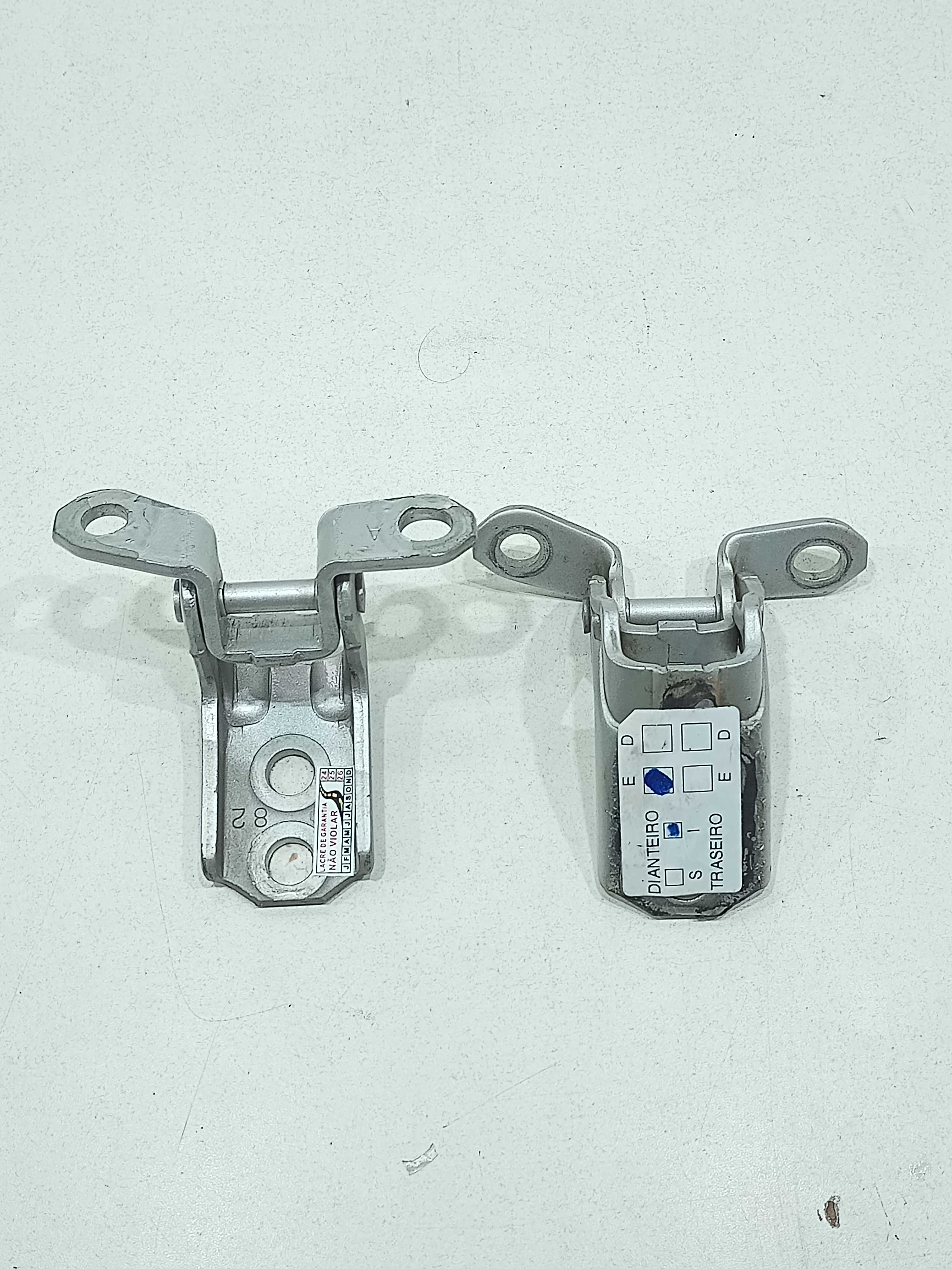 Par Dobradiças Porta Dianteira Esquerda Nissan Versa 2019 4
