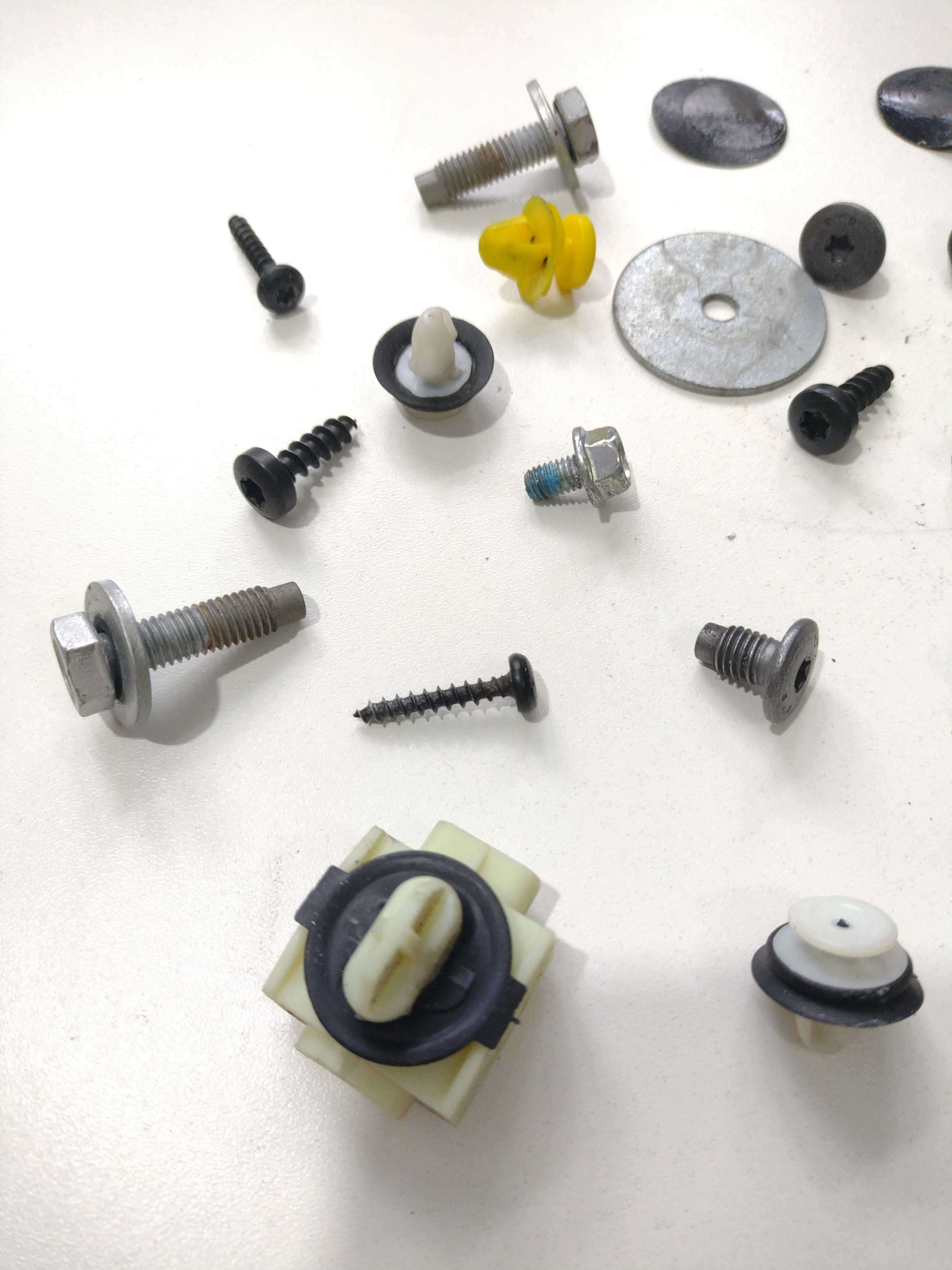 Parafusos Sortidos Porta Dianteira Esquerda C3 2013 Origi 3