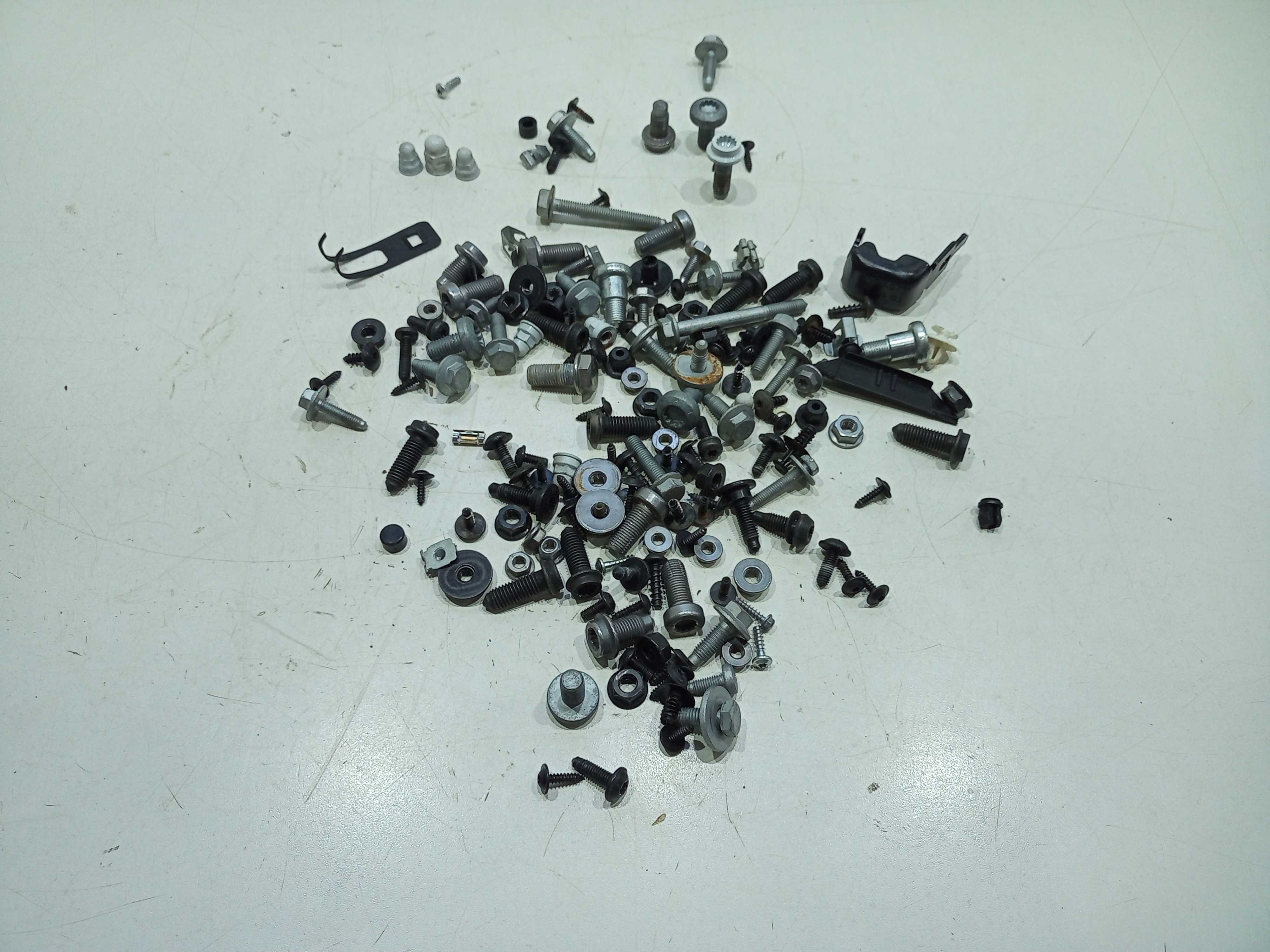 Parafusos Internos  Avulsos Volkswagen T- Cross 2020 1