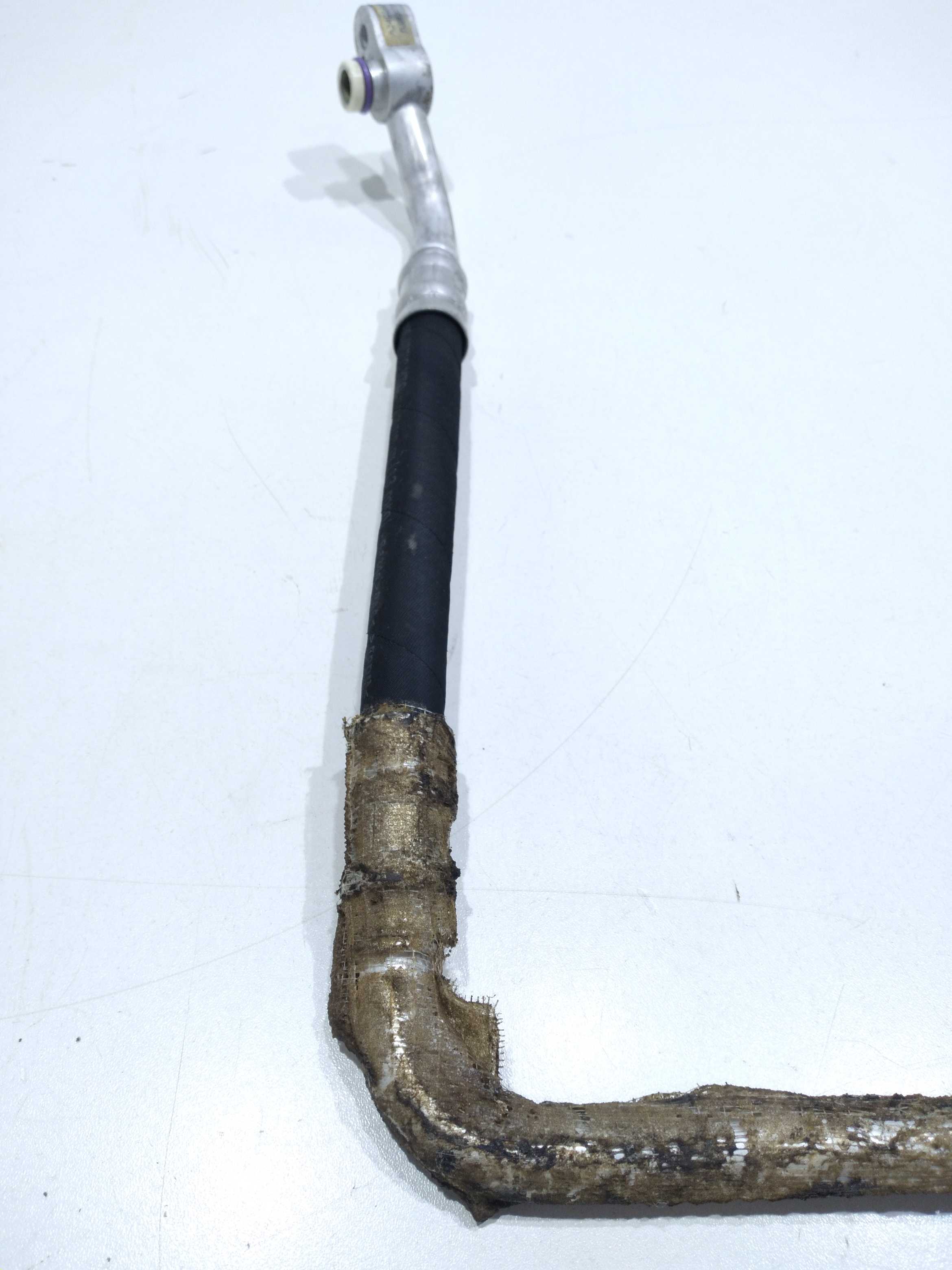 Mangueira De Ar Cond. Traseiro Vw Touareg 4.2 V8 2005 3
