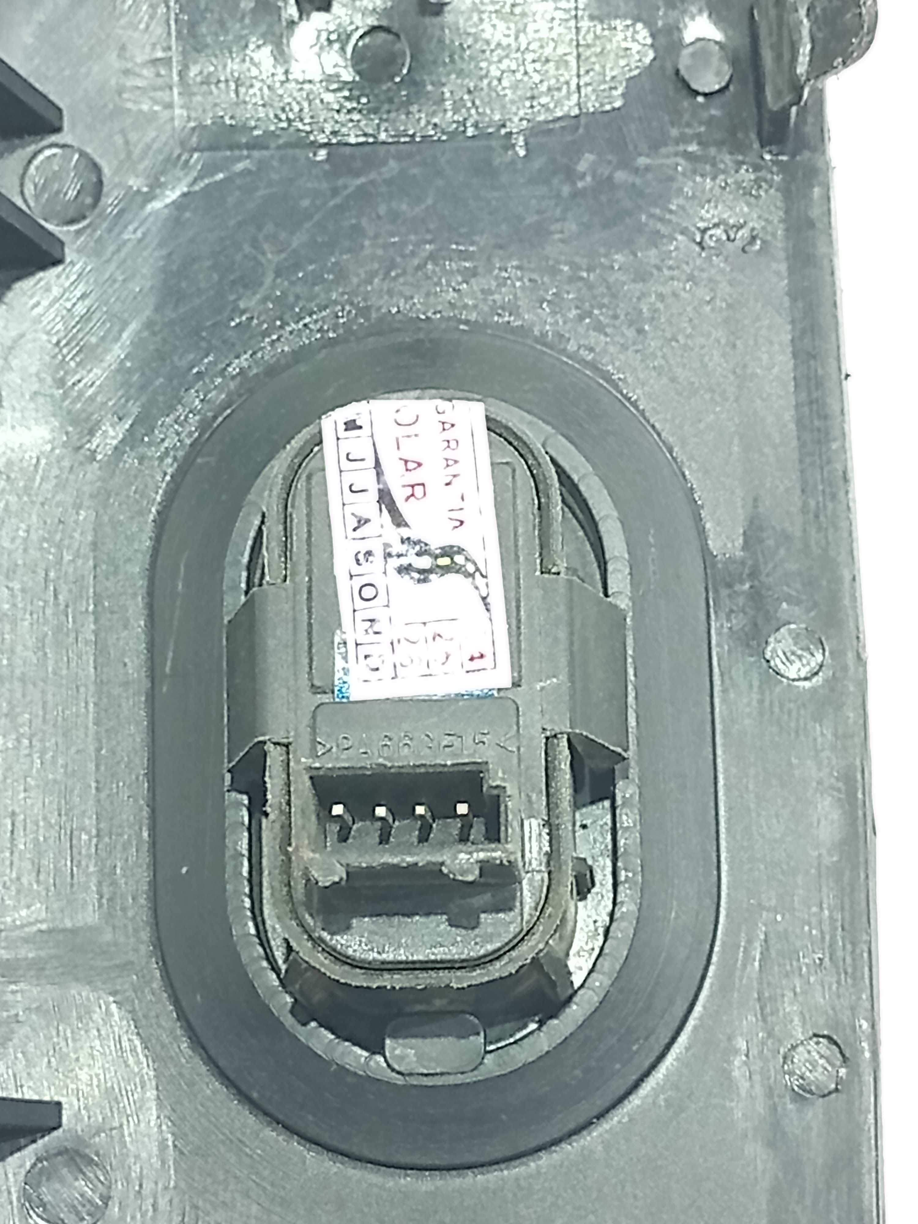 Moldura E Botão Vidro Elétrico Tras Esq Gm Meriva 2012 4