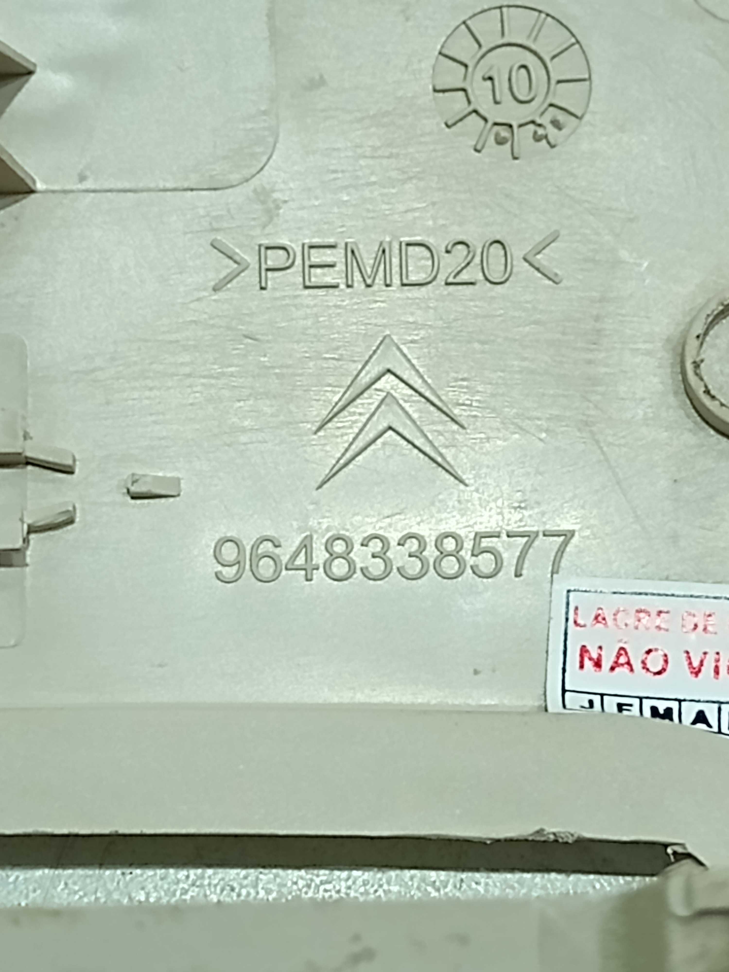 Moldura Acabamento Luz De Teto Citroen C4 2010 3