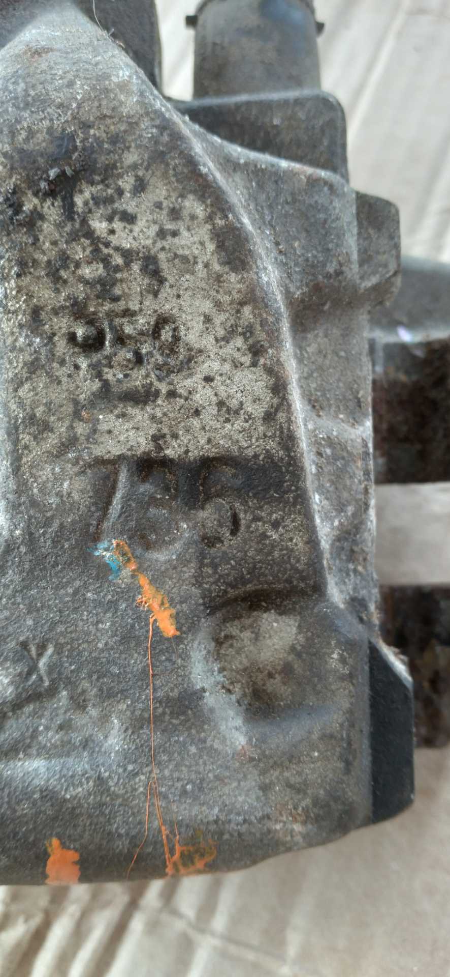 Pinca de freio dianteiro direito clio 1.6 1