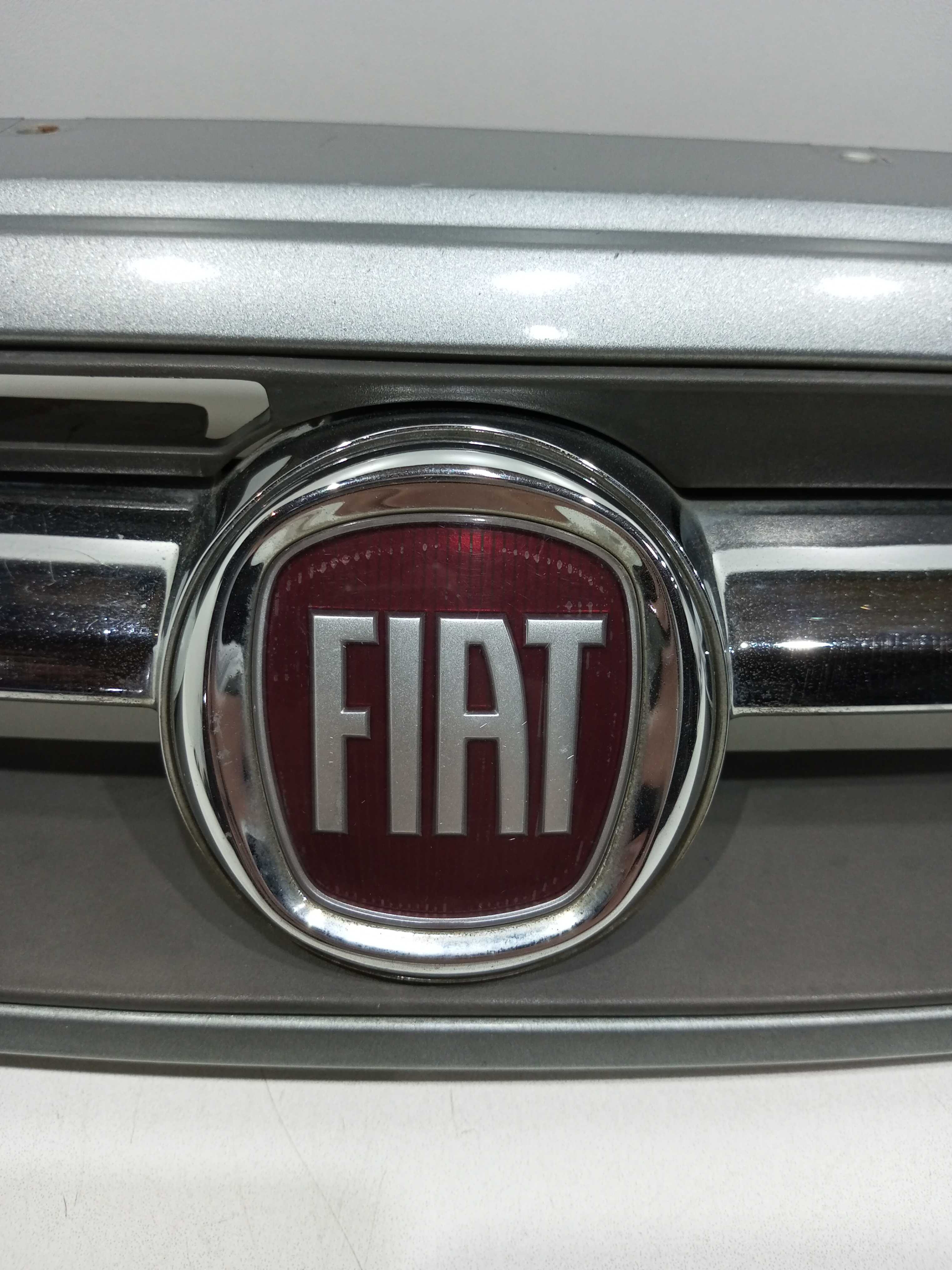 Grade Dianteira Fiat Siena 1.0 Fire 2011 Detalhe 3