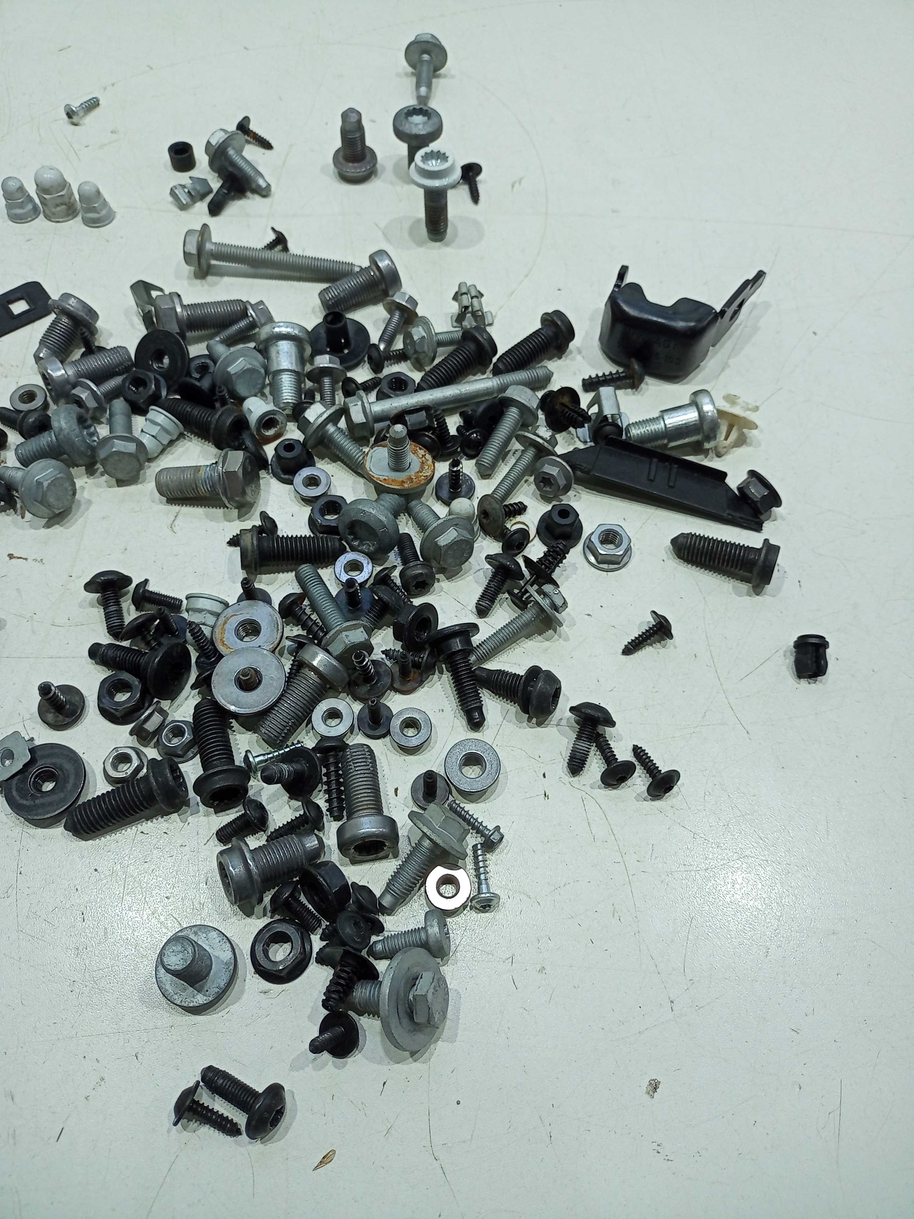 Parafusos Internos  Avulsos Volkswagen T- Cross 2020 3