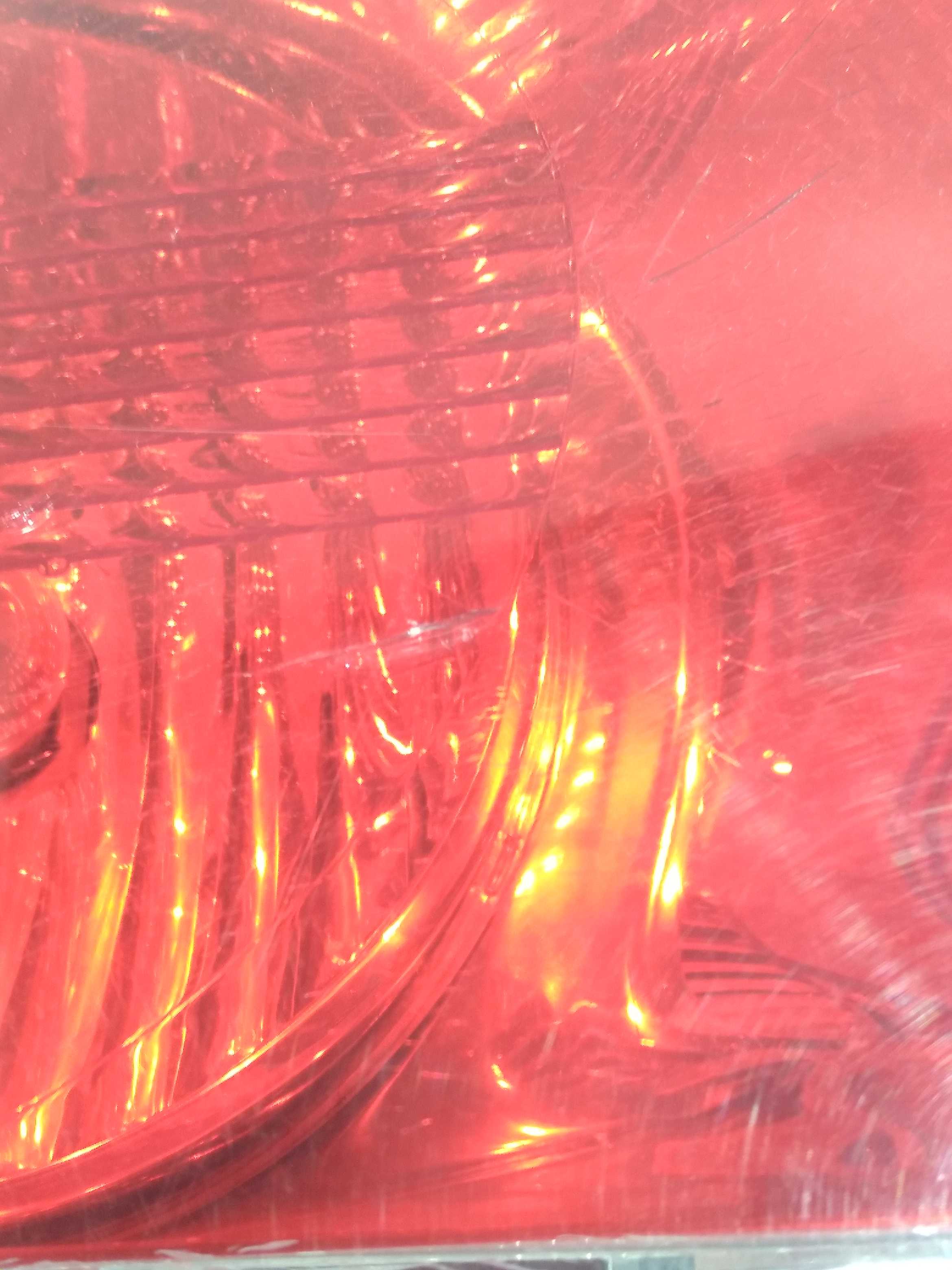 Lanterna Da Tampa Traseira Lado Esq. Vw Touareg 4.2 V8 2005 3