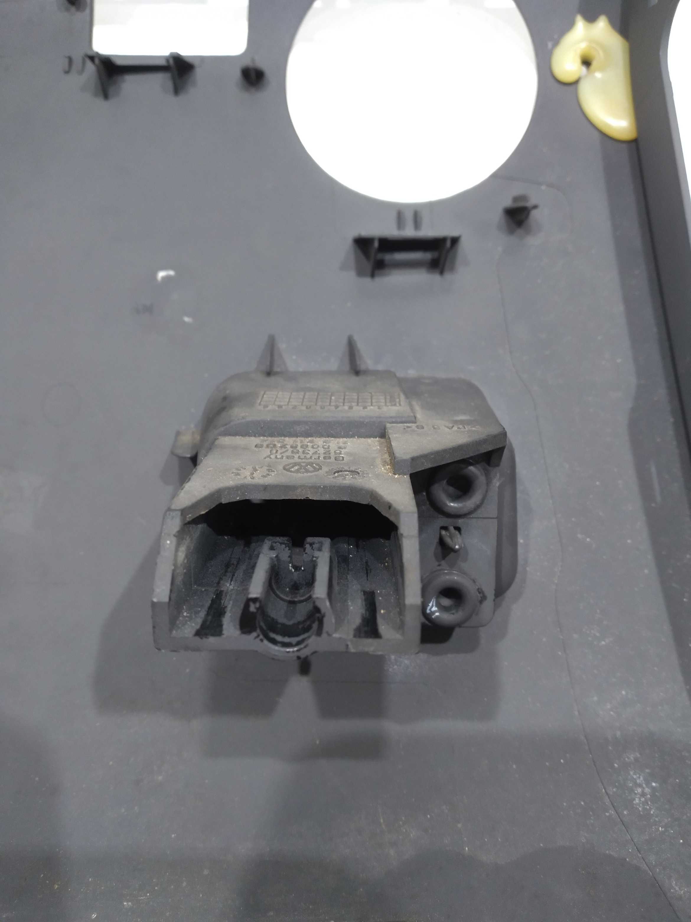 Moldura Do Painel Vw Touareg 4.2 V8 2005 Detalhes 6