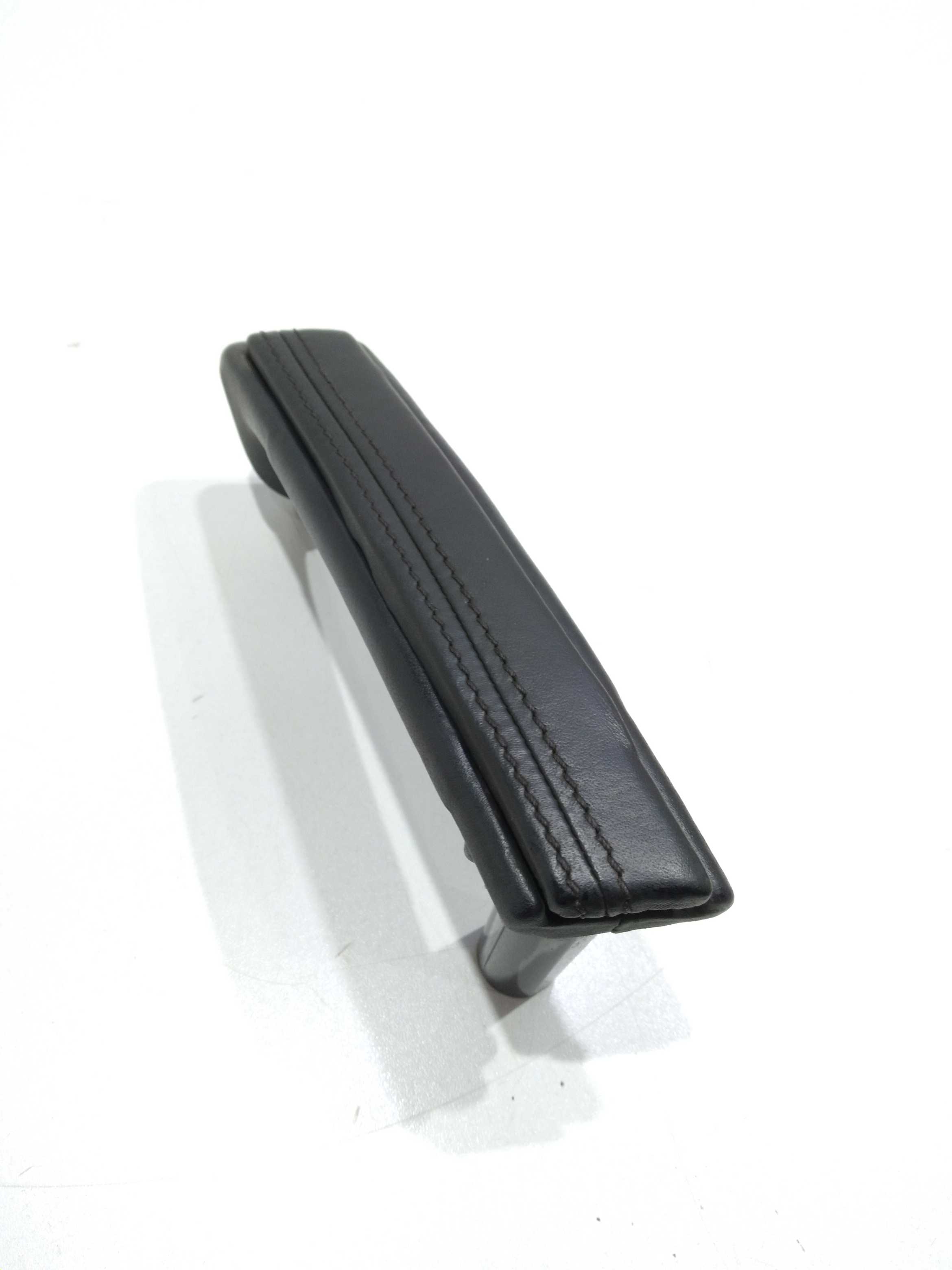 Puxador Interno Porta Traseira Esq. Vw Touareg 4.2 V8 2005 7