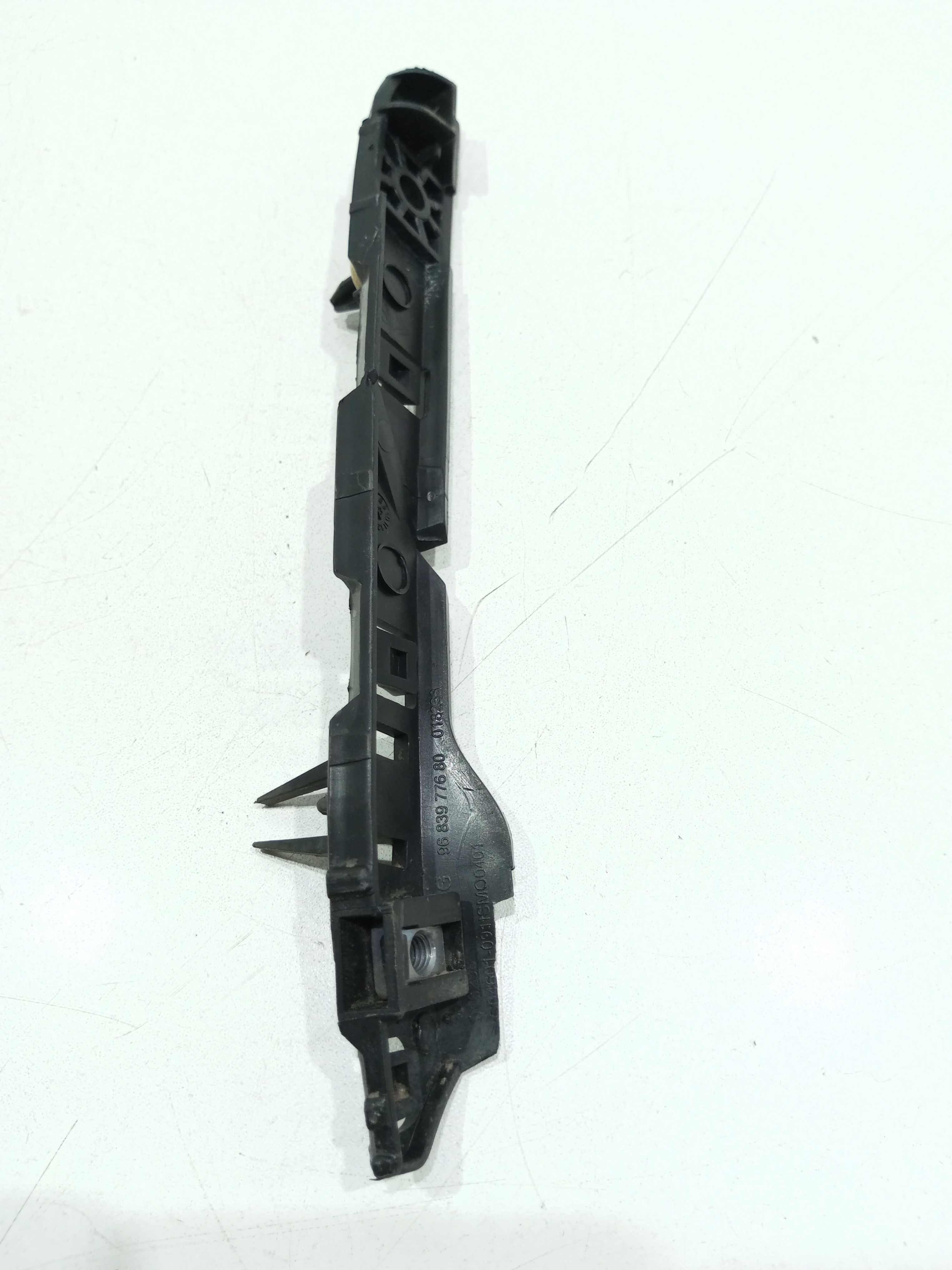 Guia Para-choque Dianteiro Lado Esq.  Citroen C3 1.6 2014 2