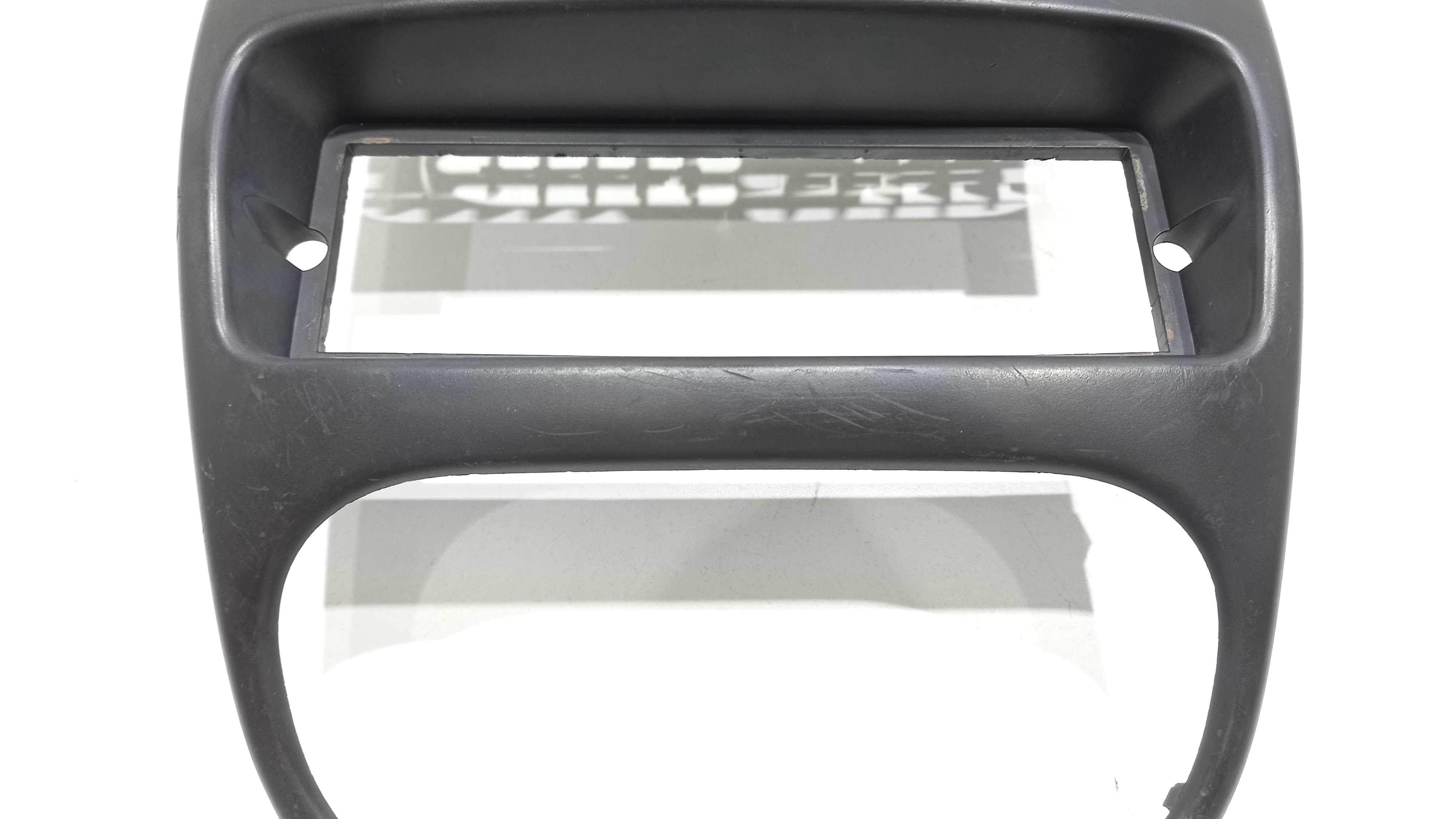 Moldura Do Painel Central  Peugeot 206 2001 Detalhes 7