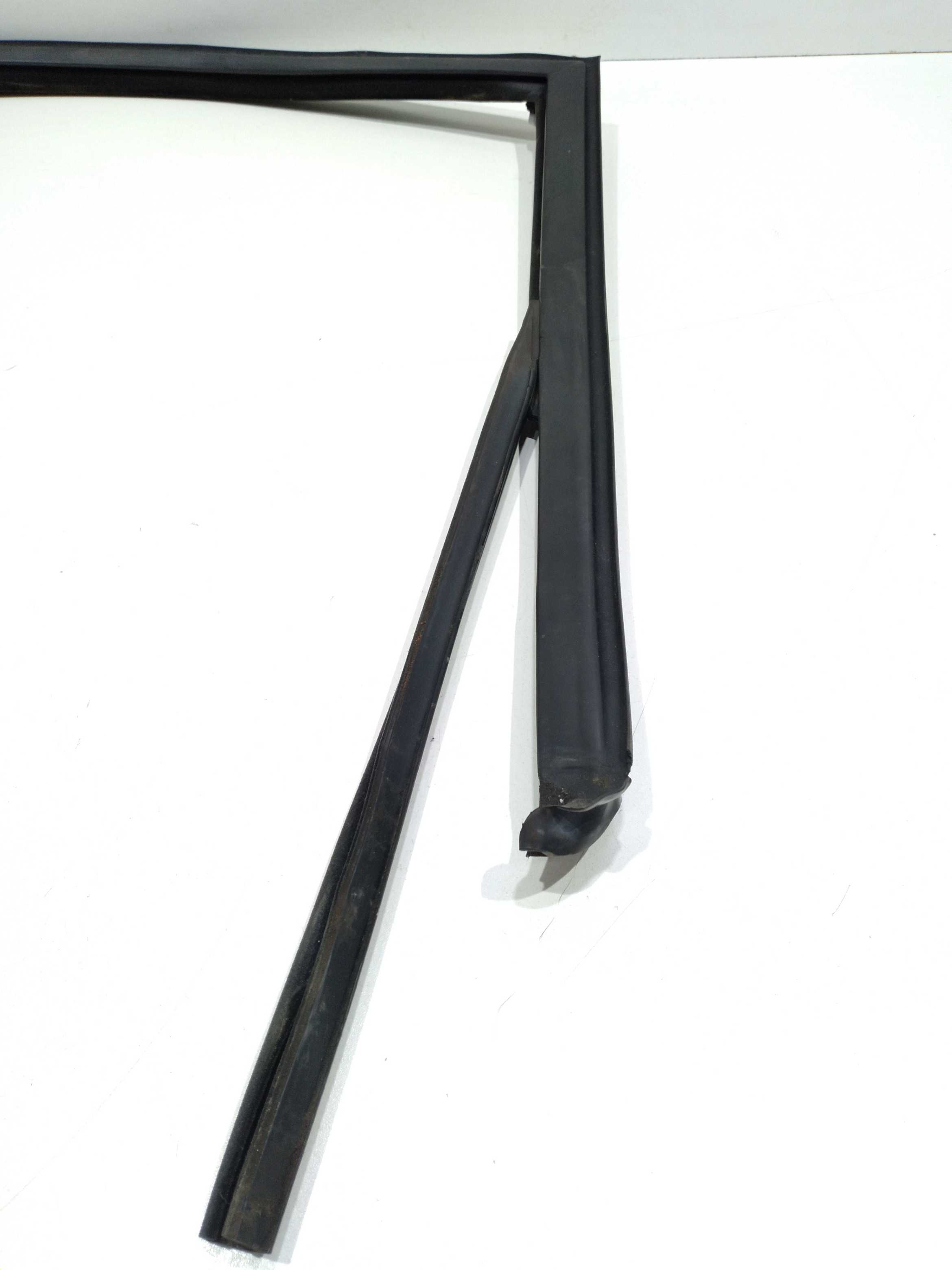 Canaleta Do Vidro Porta Traseira Esquerda Vw Touareg 2005 2