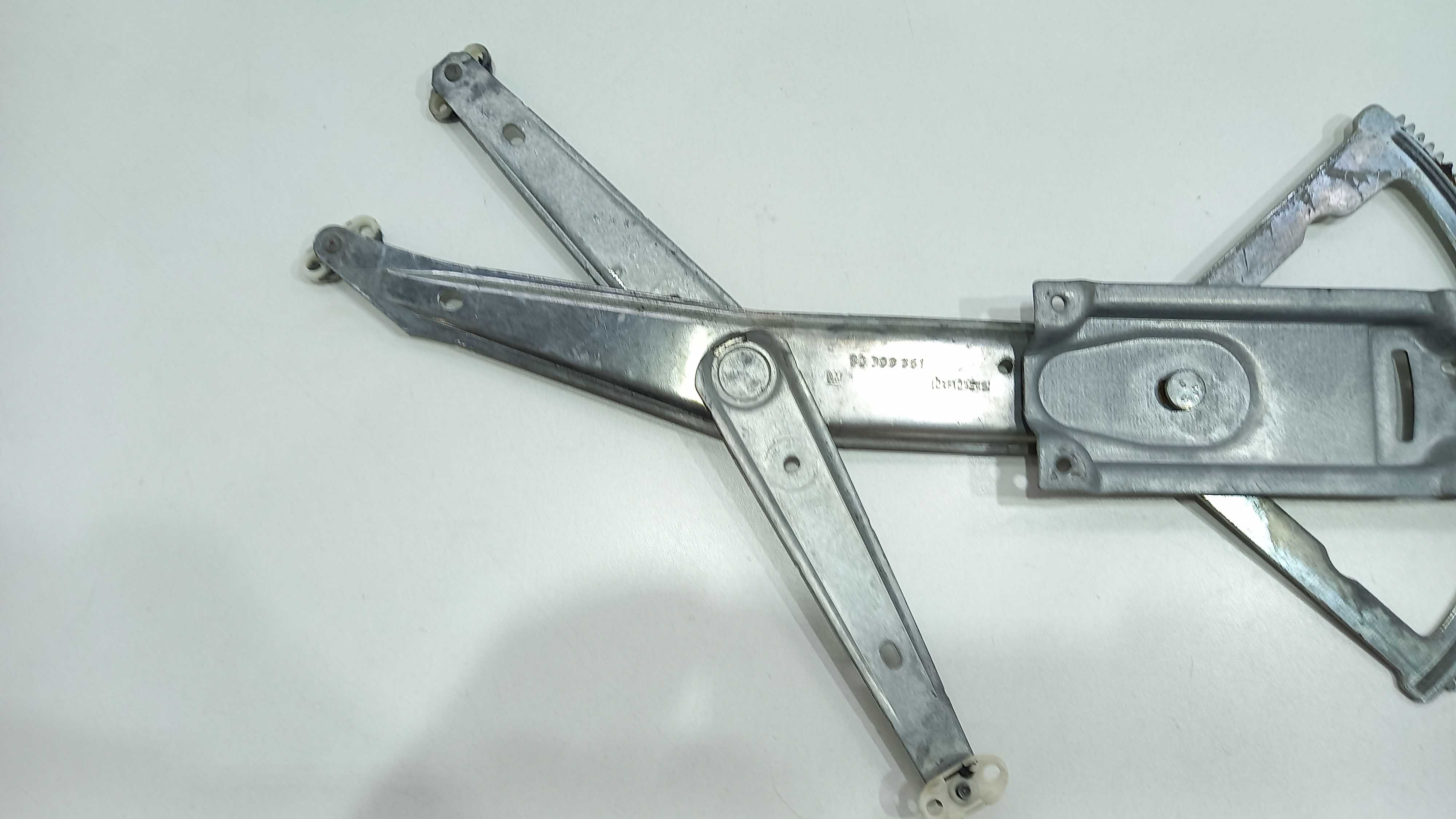 Maquina De Vidro Manual Dianteira Esquerda Corsa 99 À 2001 3