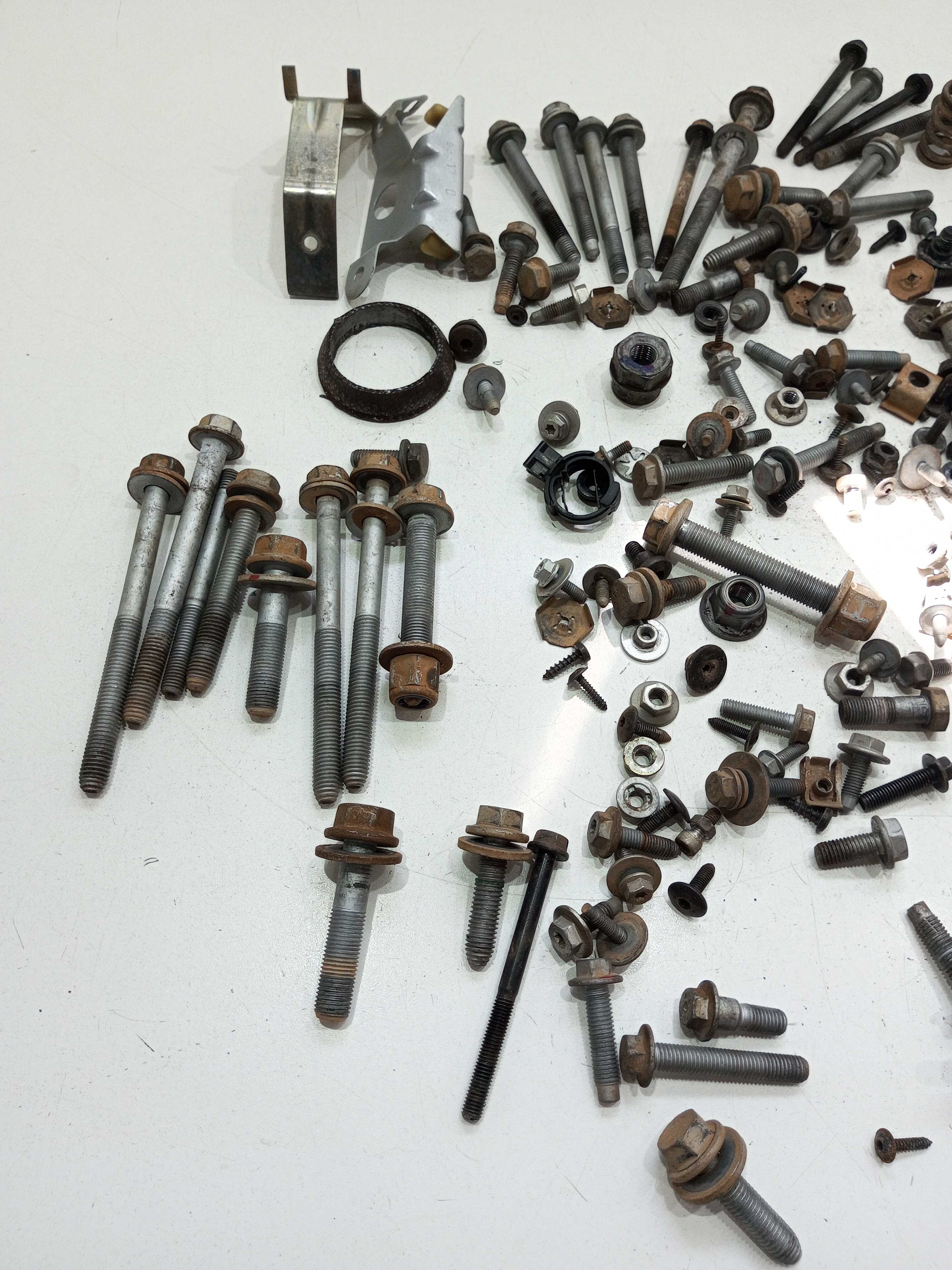 Parafusos Avusos Renault Duster 2014 Externos 2