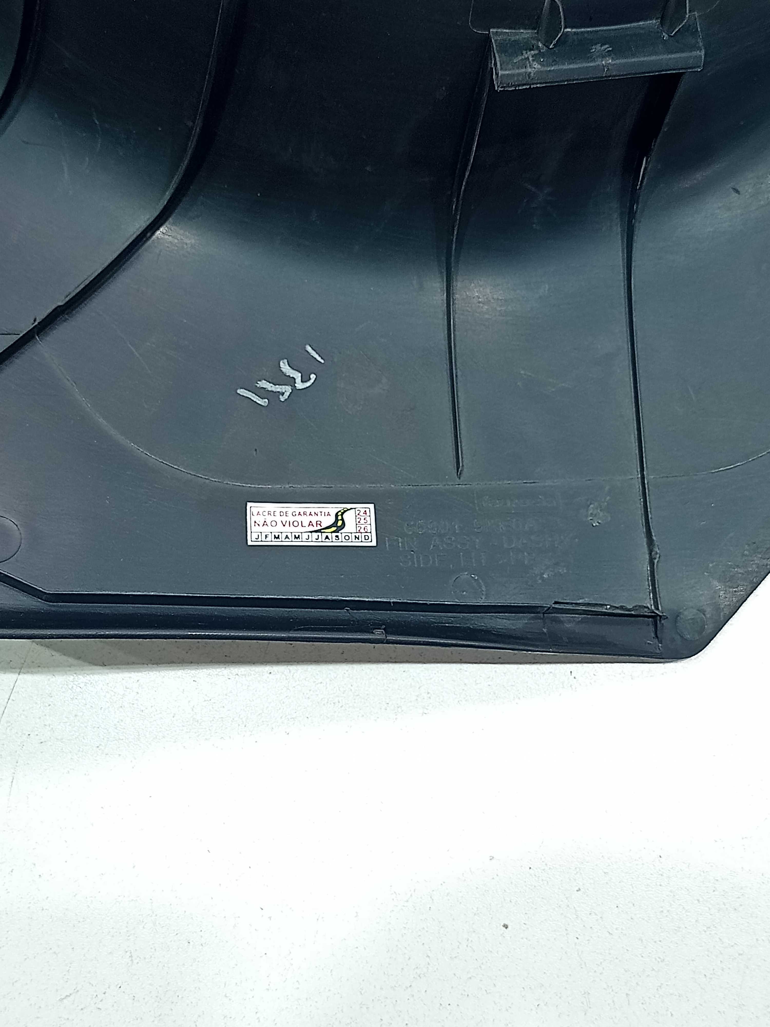Soleira Dianteira Esquerda Nissan Versa 2019 1