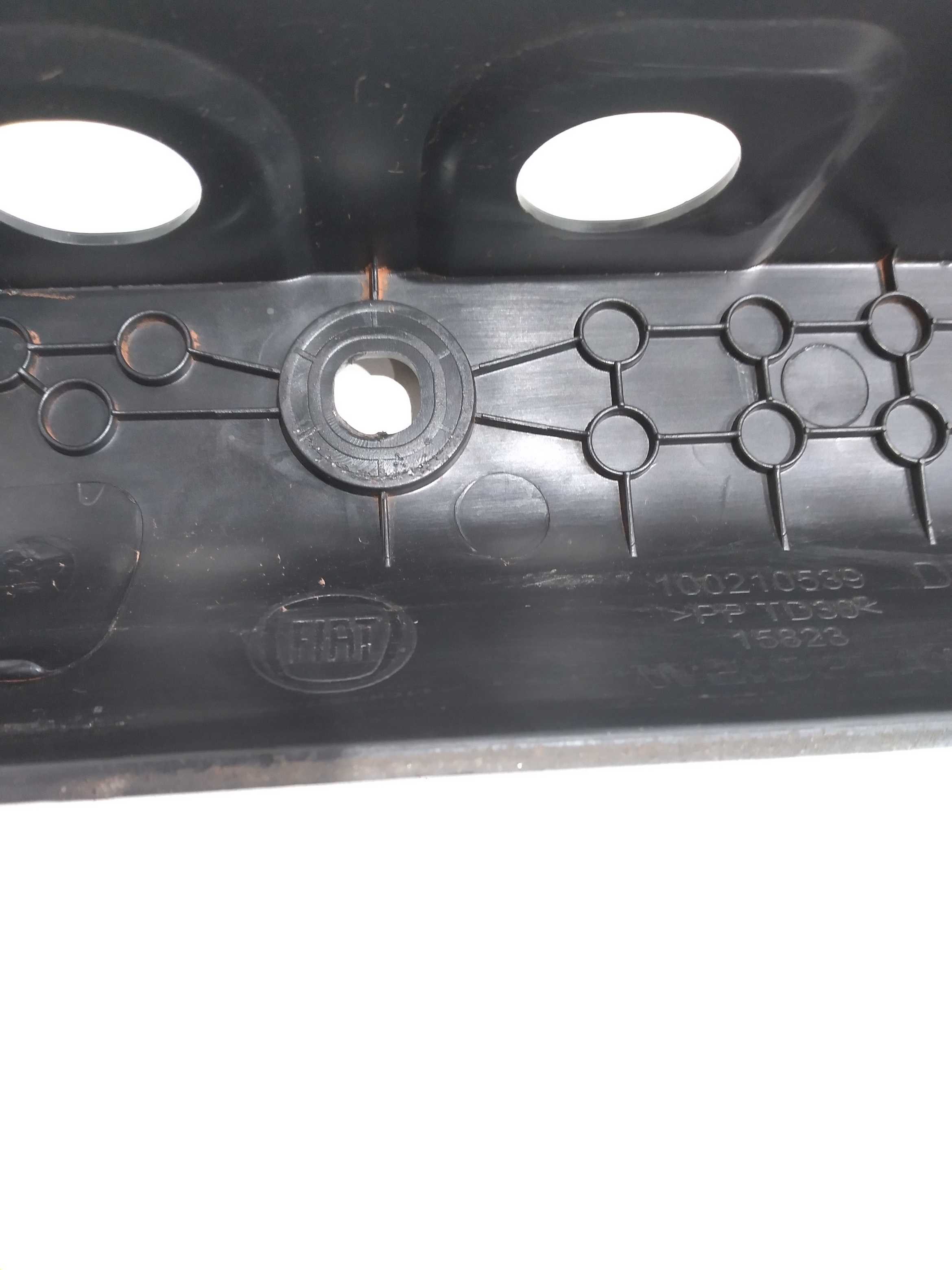 Moldura Da Caçamba Lado Direito Fiat Strada Work 1.4 2018 6