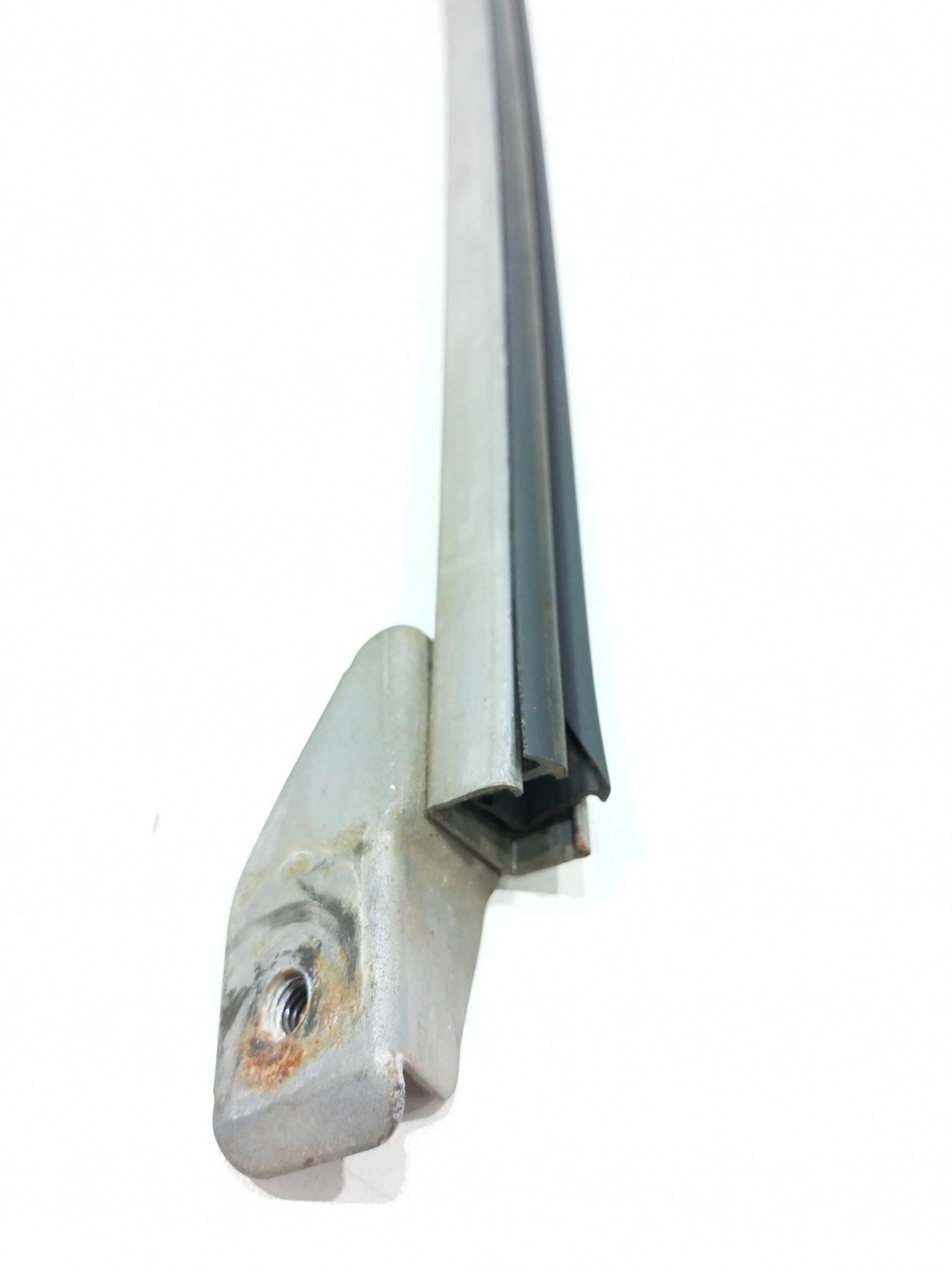 Guia Do Vidro Porta Traseira Direita Pajero Tr4 2007 2
