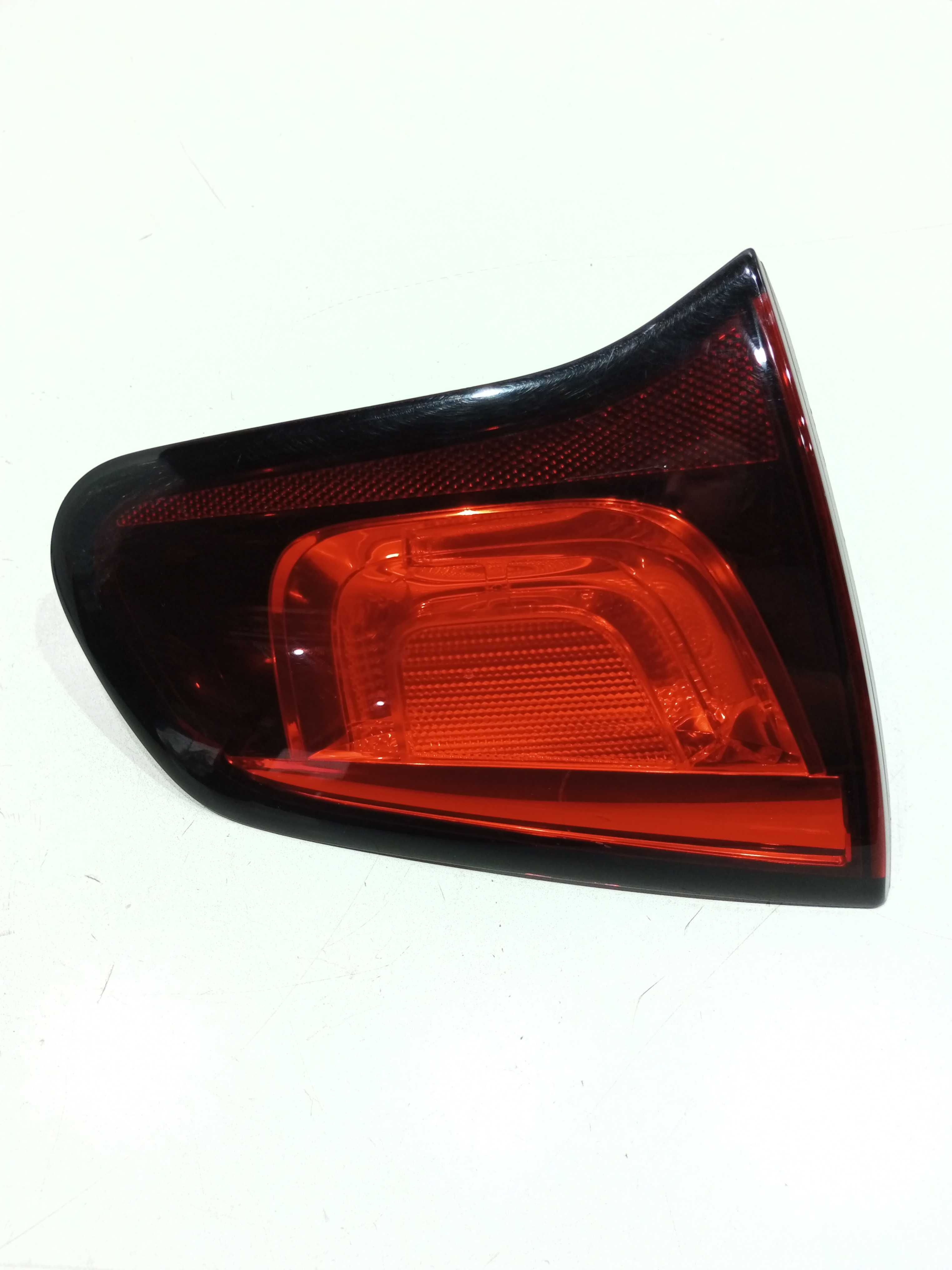 Lanterna Tampa Traseira Lado Esquerdo Citroen C3 1.6 2014 1