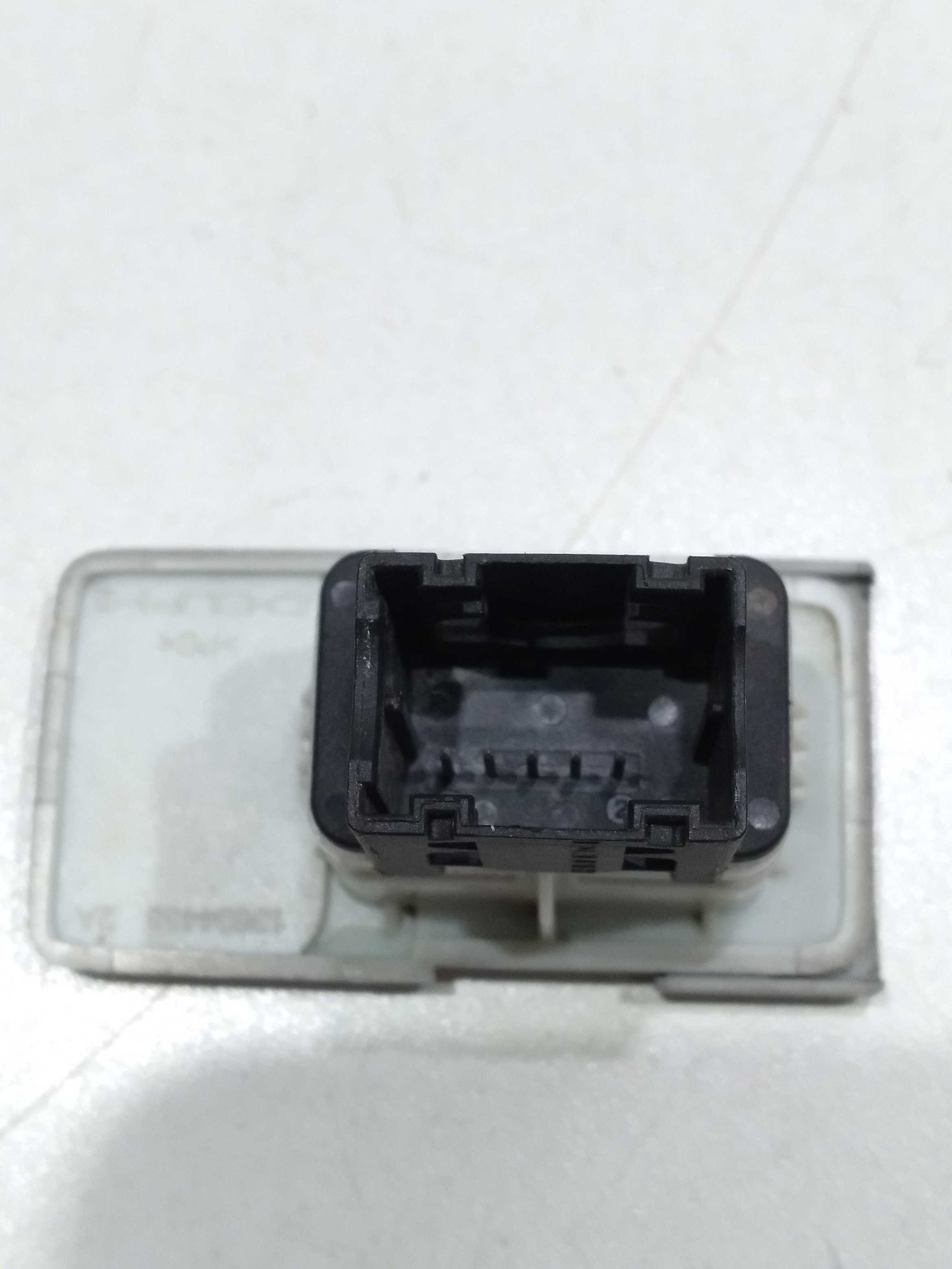 Entrada Usb Fiat Punto 1.4 2010 4