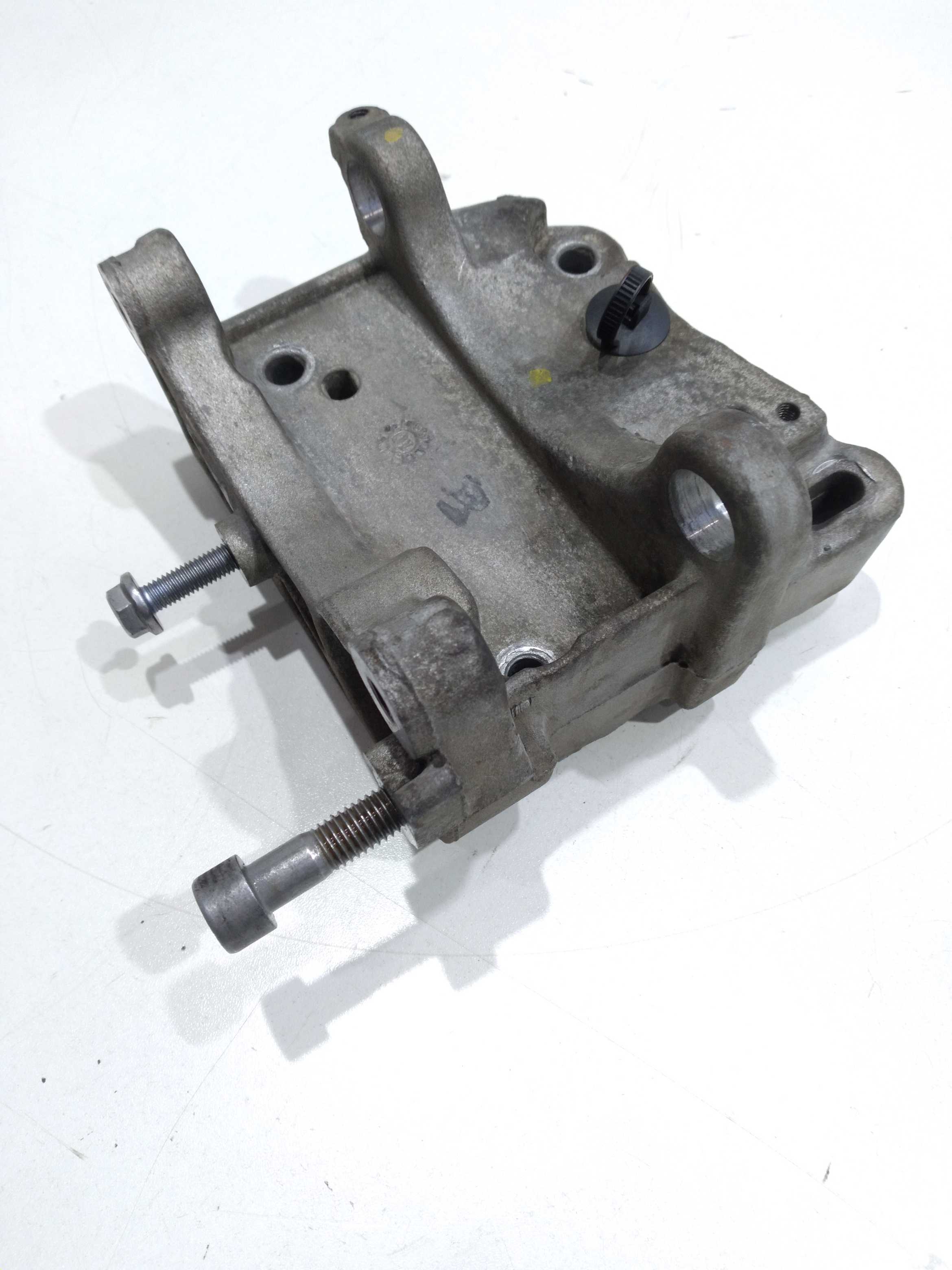 Suporte Do Alternador Citroën C3 1.4 8v 2011 3