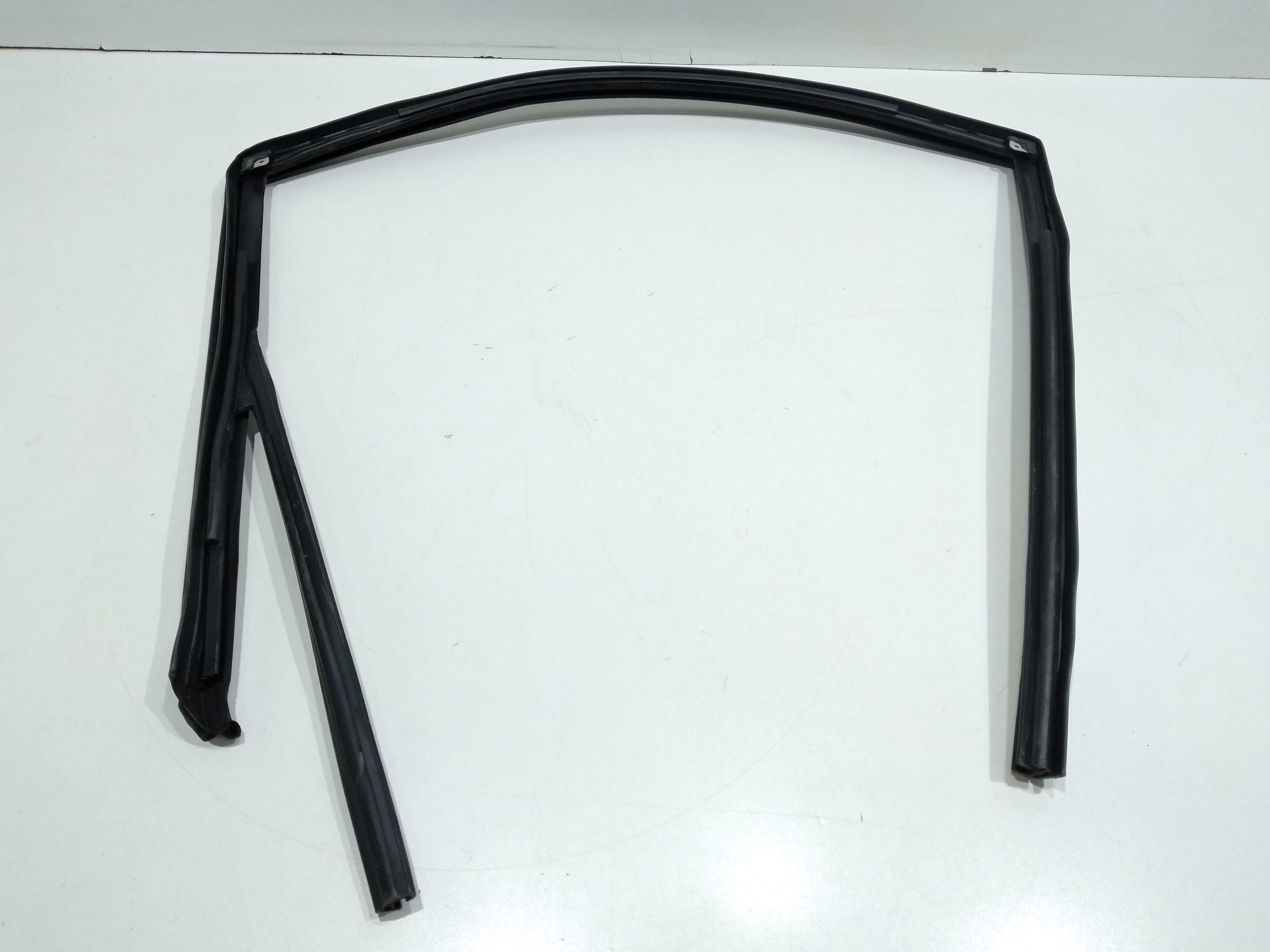 Canaleta Do Vidro Porta Traseira Esquerda Vw Touareg 2005 4