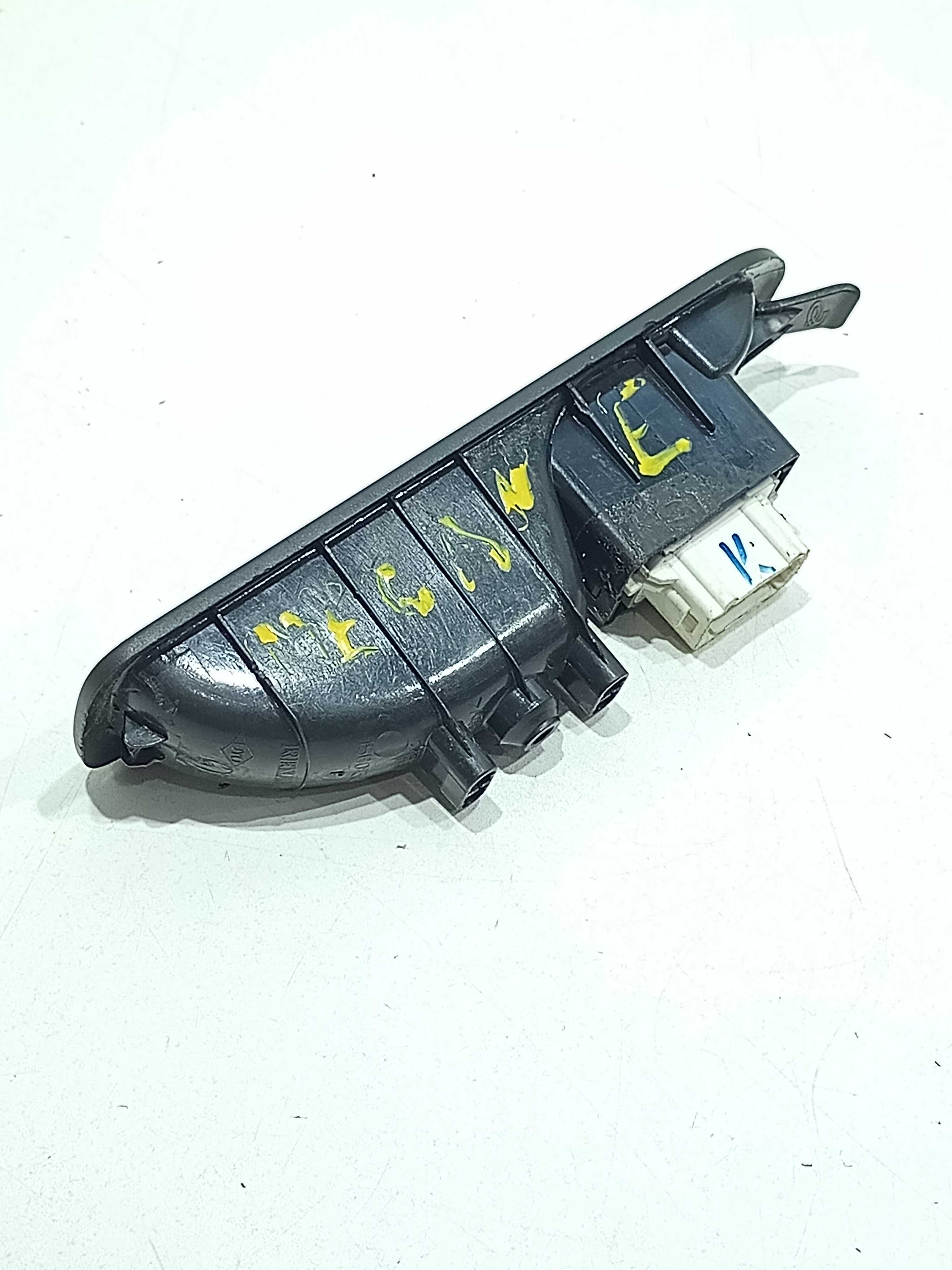 Moldura Puxador Botão Vidro Tras Direi Megane 2008 4