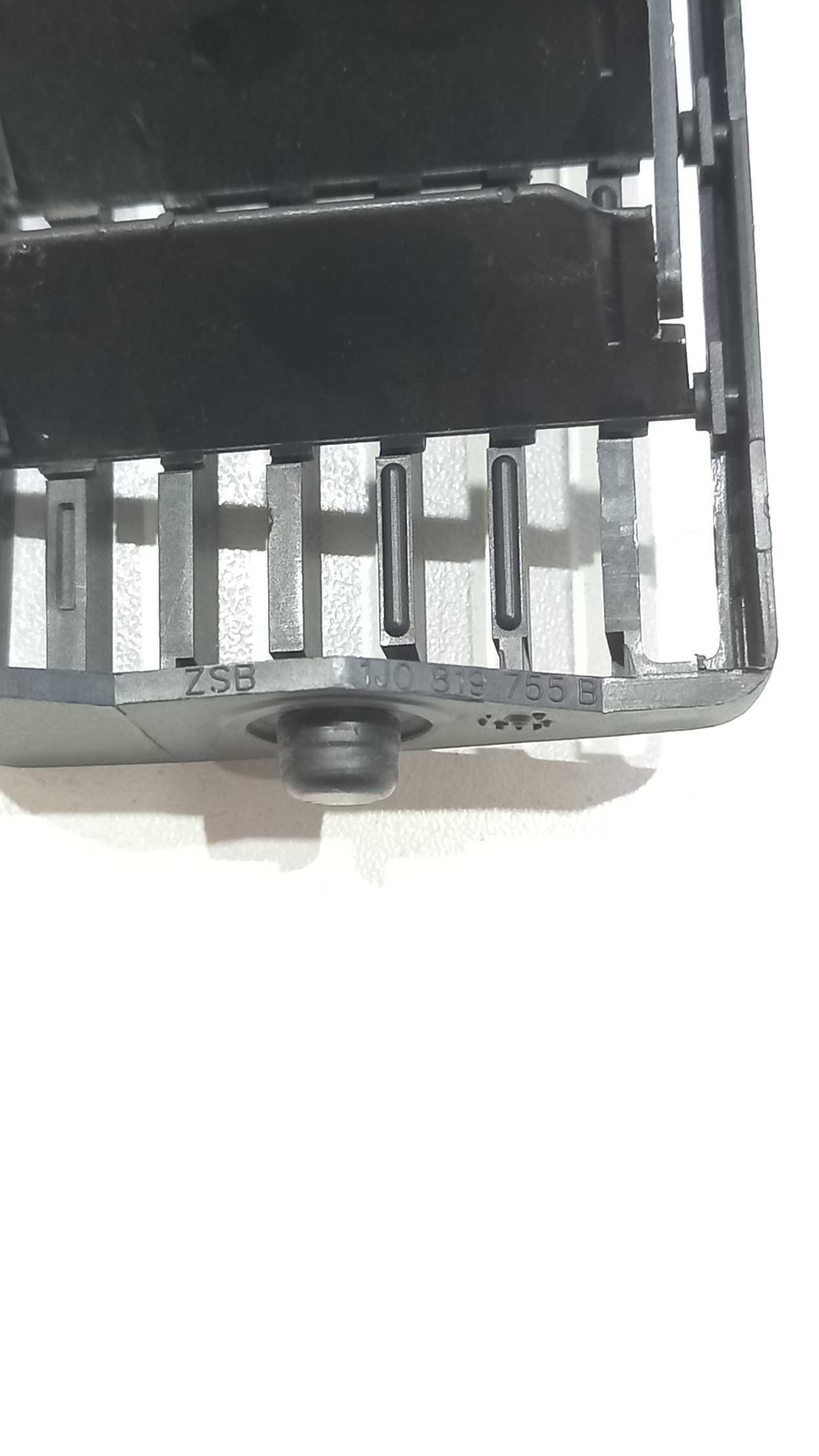 Difusor De Ar Central Esquerdo Volkswagen Golf 2002 3