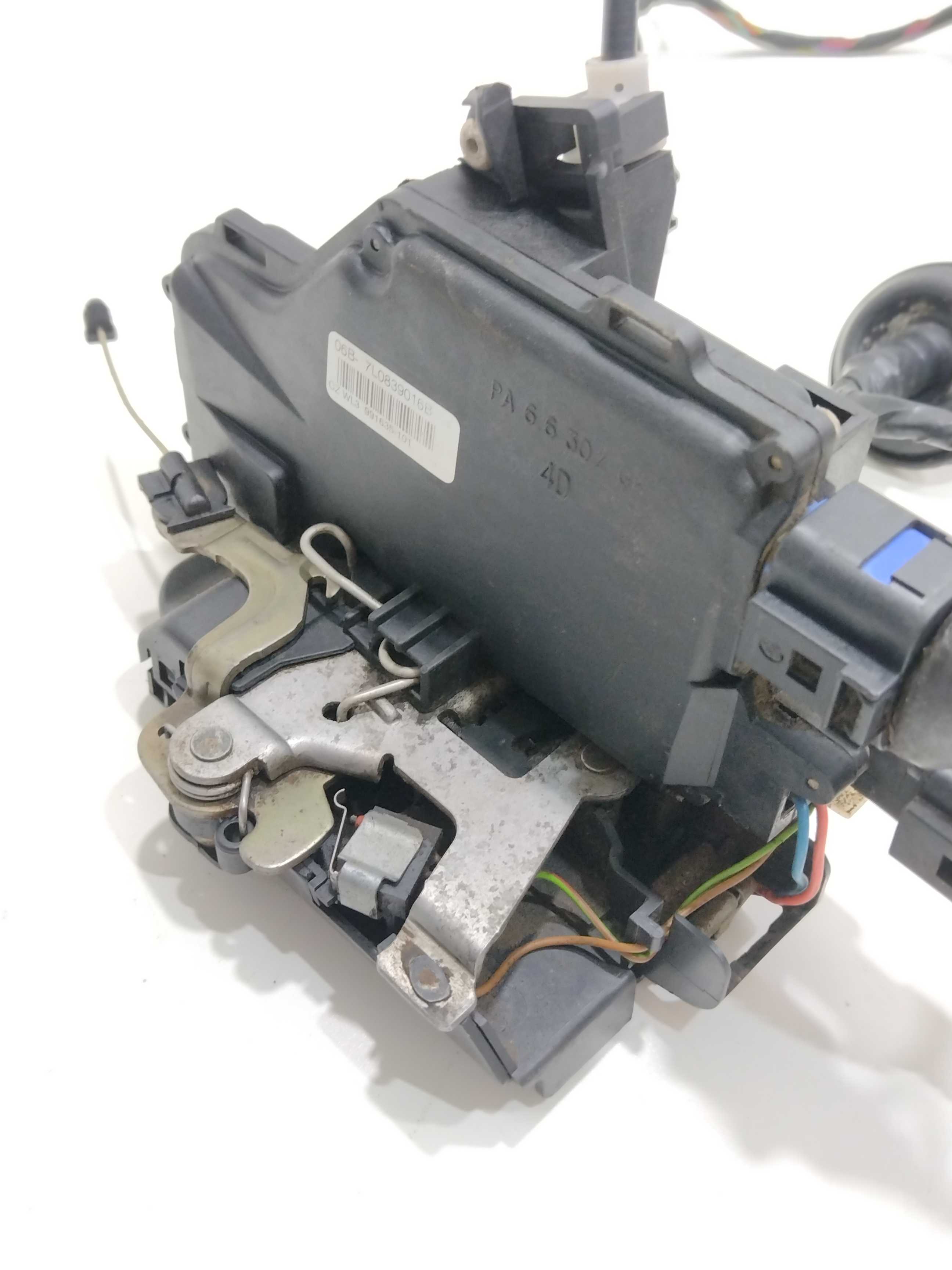 Fechadura Da Porta Traseira Direita Touareg 2005 Vw 3