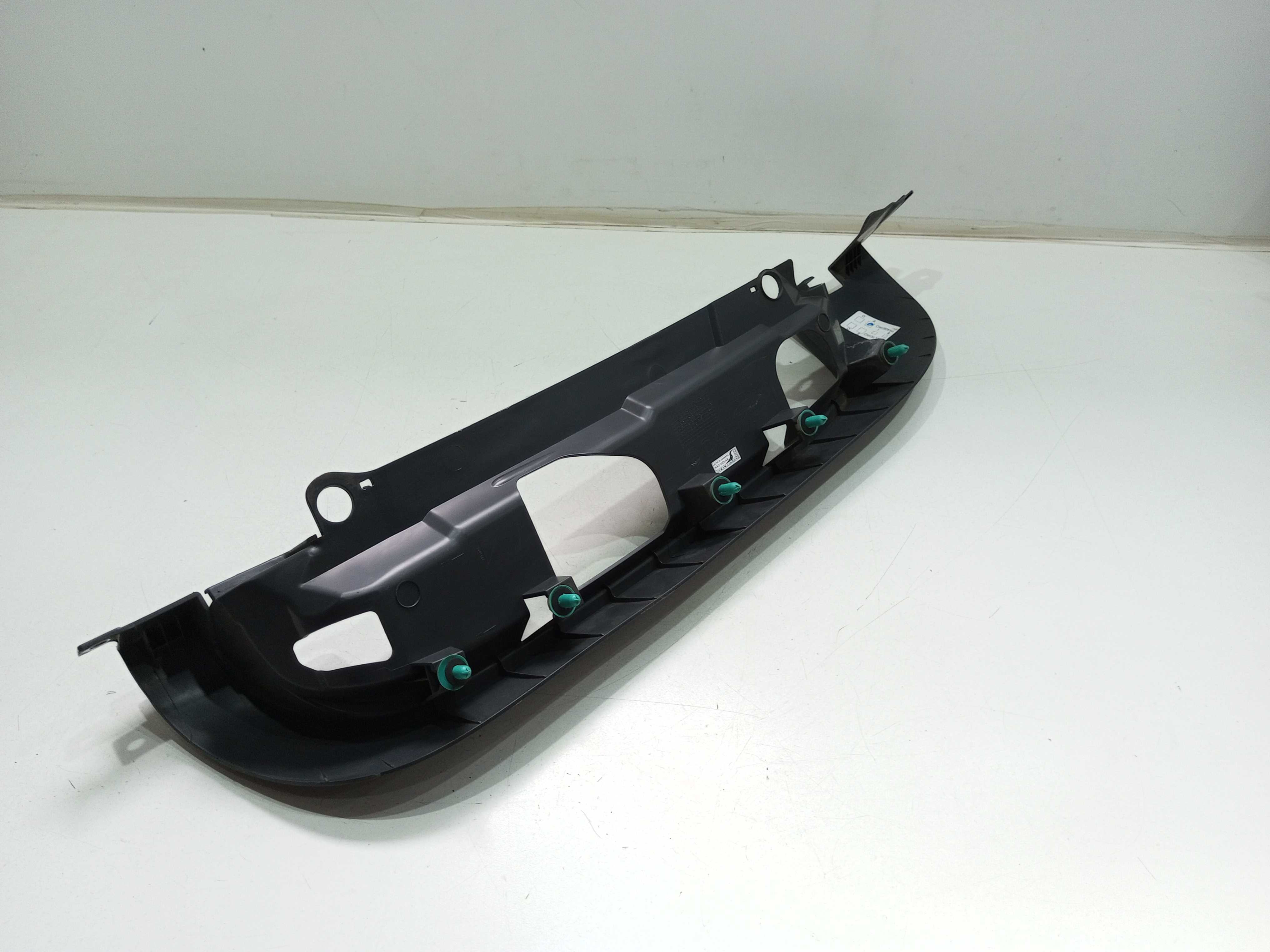 Moldura Da Lanterna Traseira Esquerda Fiat Fiorino 1.4 2021 6