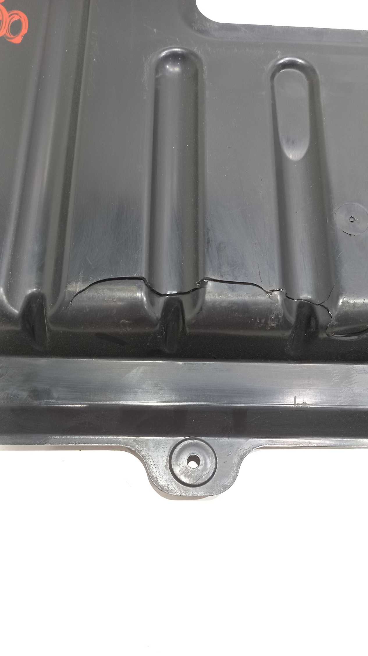 Protetor Esquerdo Tanque De Combustível Peugeot 2008 2018 2
