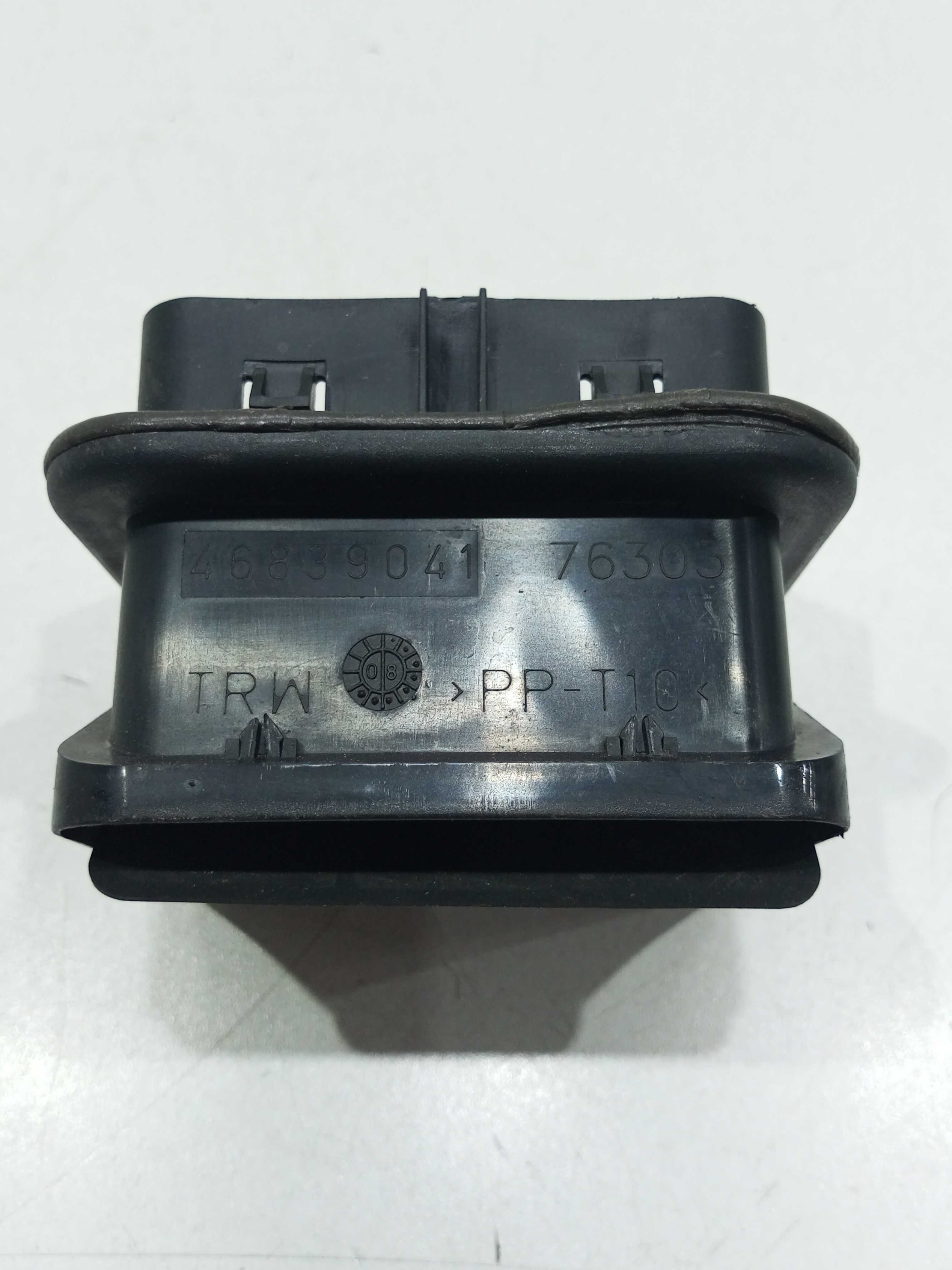 Difusor De Ar Carroceria Traseiro Fiat Siena 2011 2