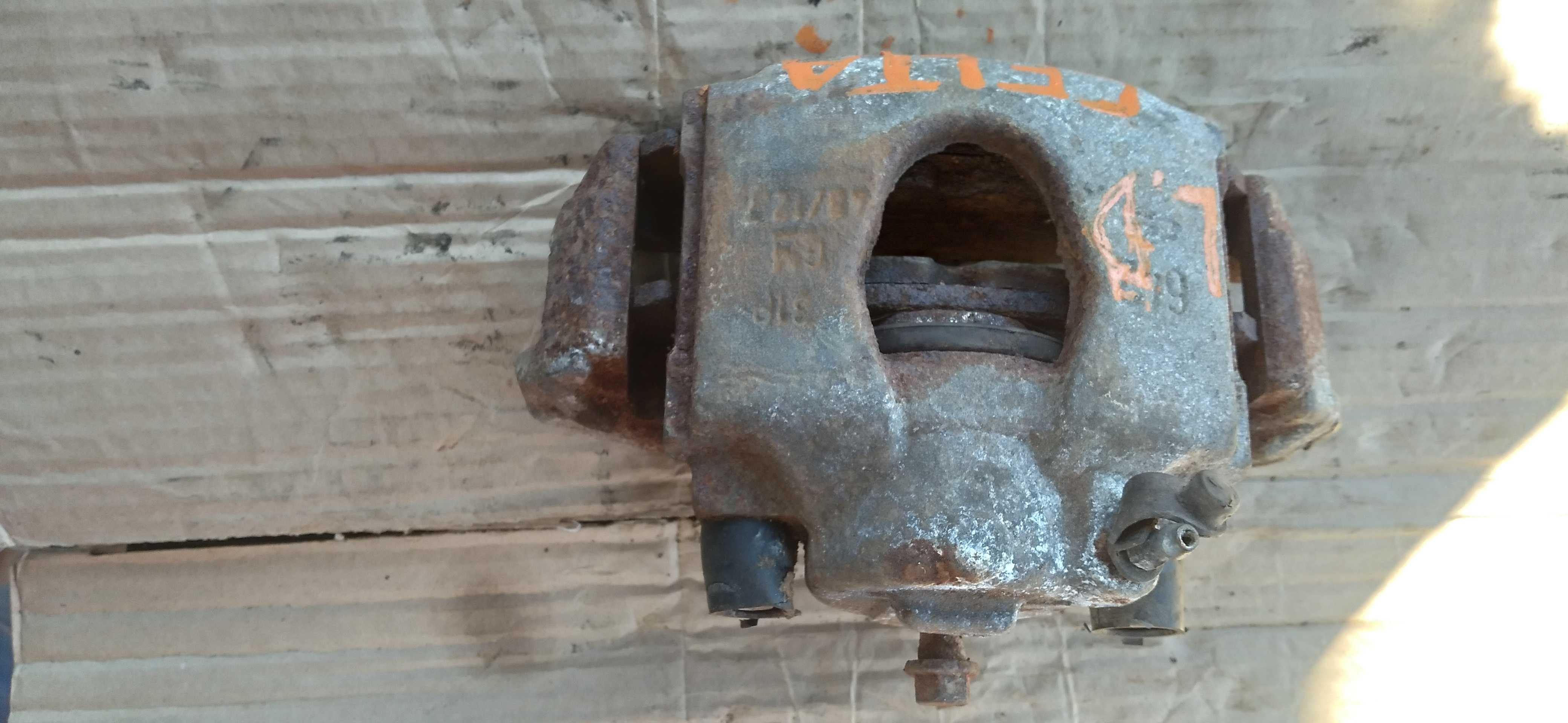 Pinca de freio dianteira esquerda celta corsa 2