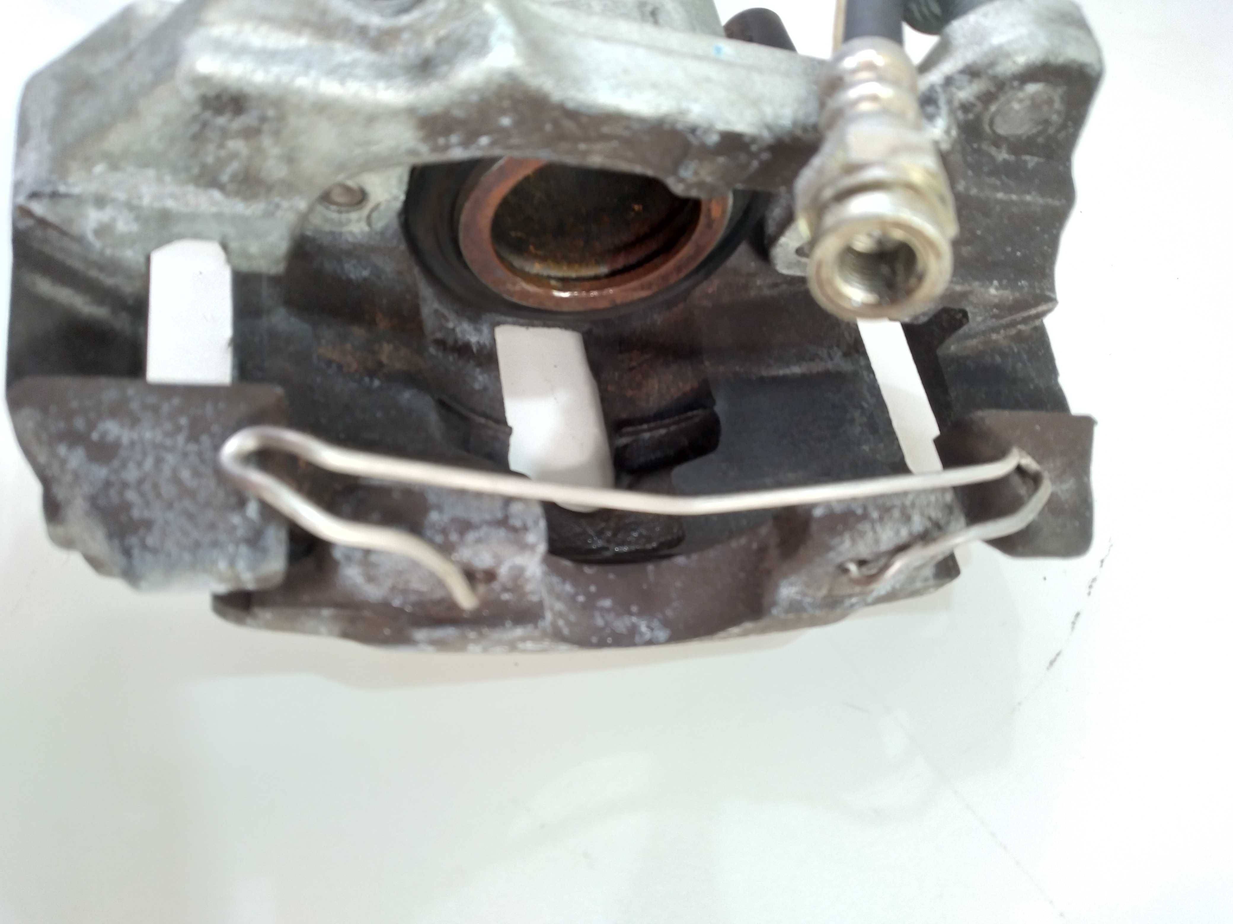 Pinça Dianteiro Esquerda Fiat Grand Siena Attrac. 2013 1.4 3