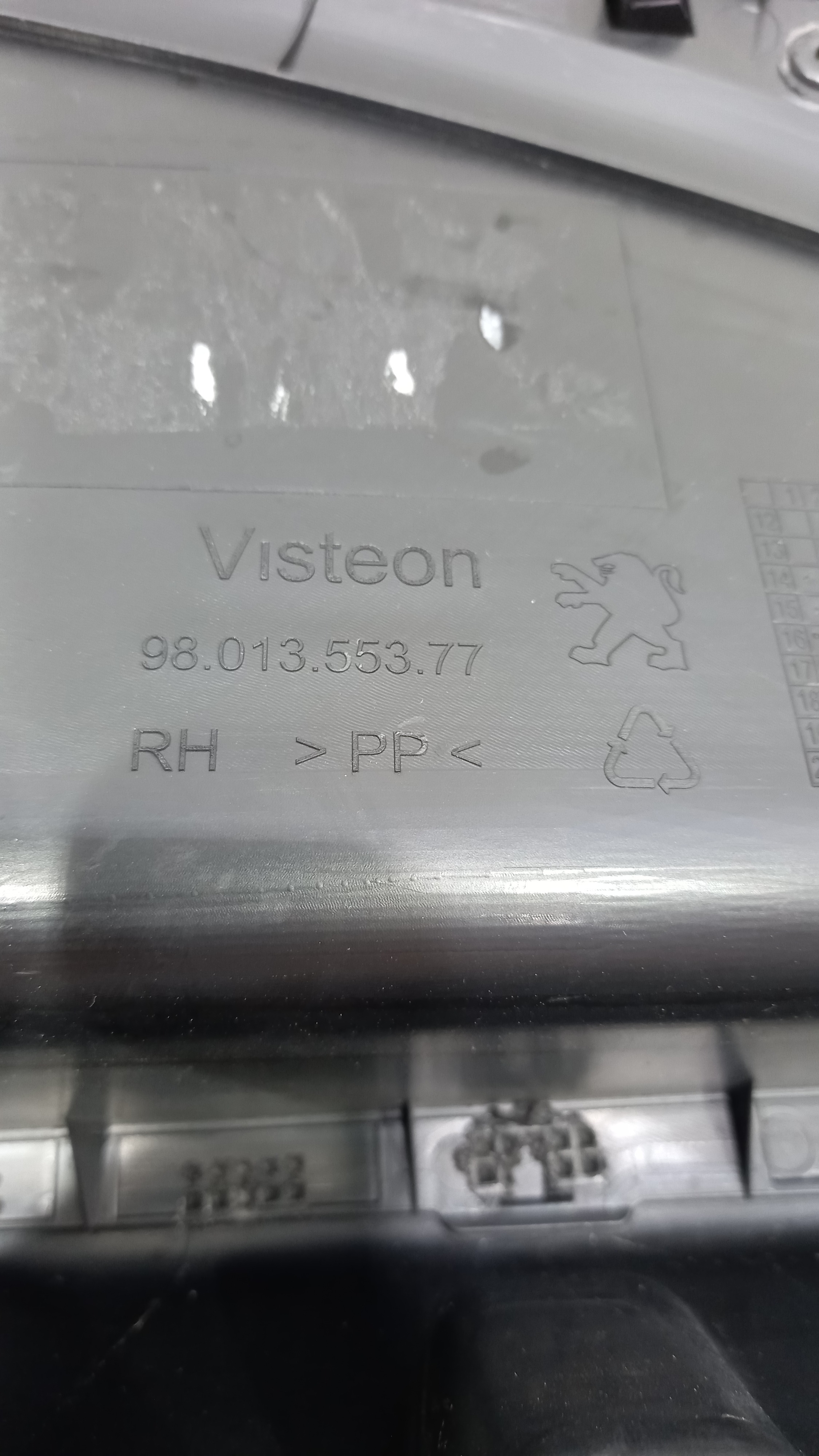 Forro De Porta Traseiro Direito Peugeot 2008 2018 5