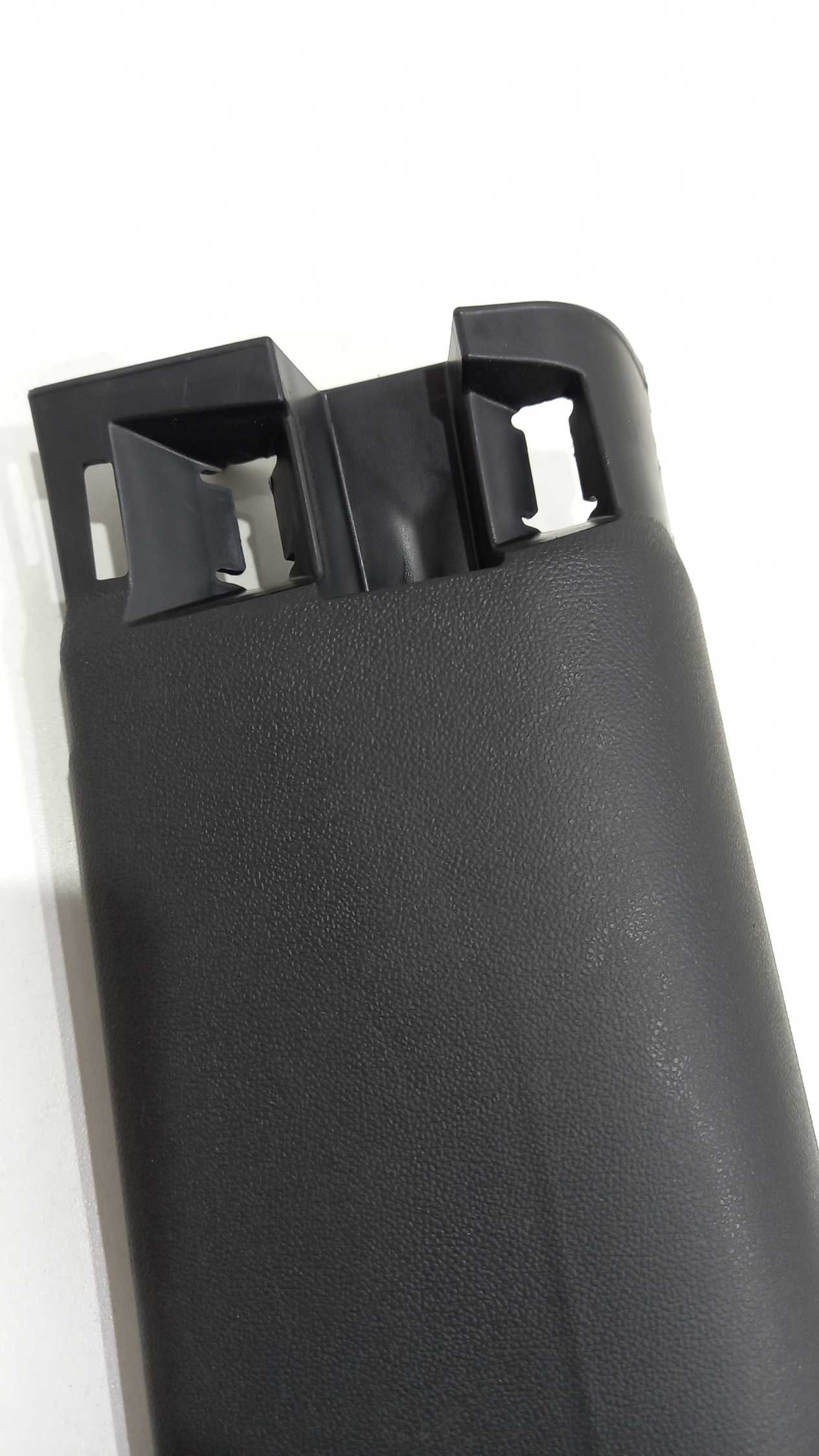 Soleira Da Porta Dianteira Direita Peugeot 2008 2018 3