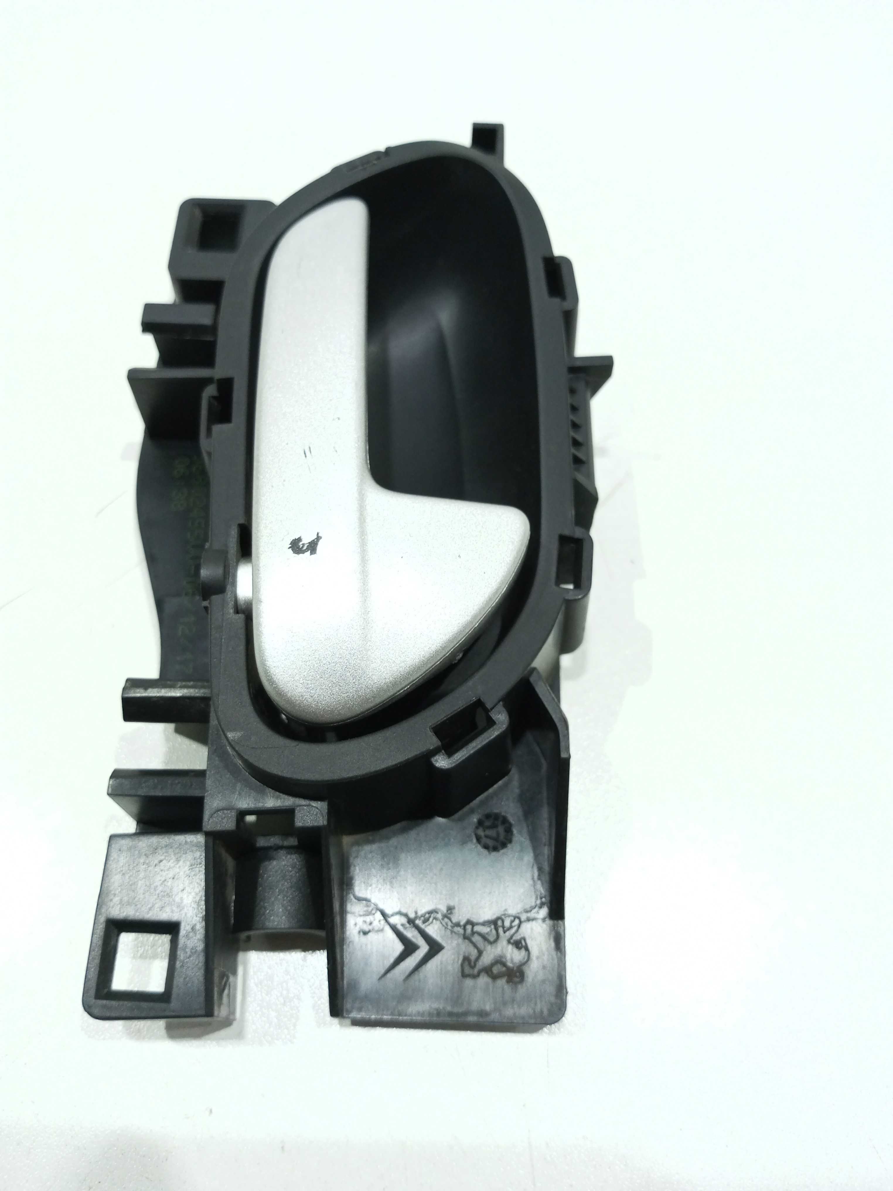 Maçaneta Interna Porta Traseira Dir. Peugeot 2008 1.6 2018 2
