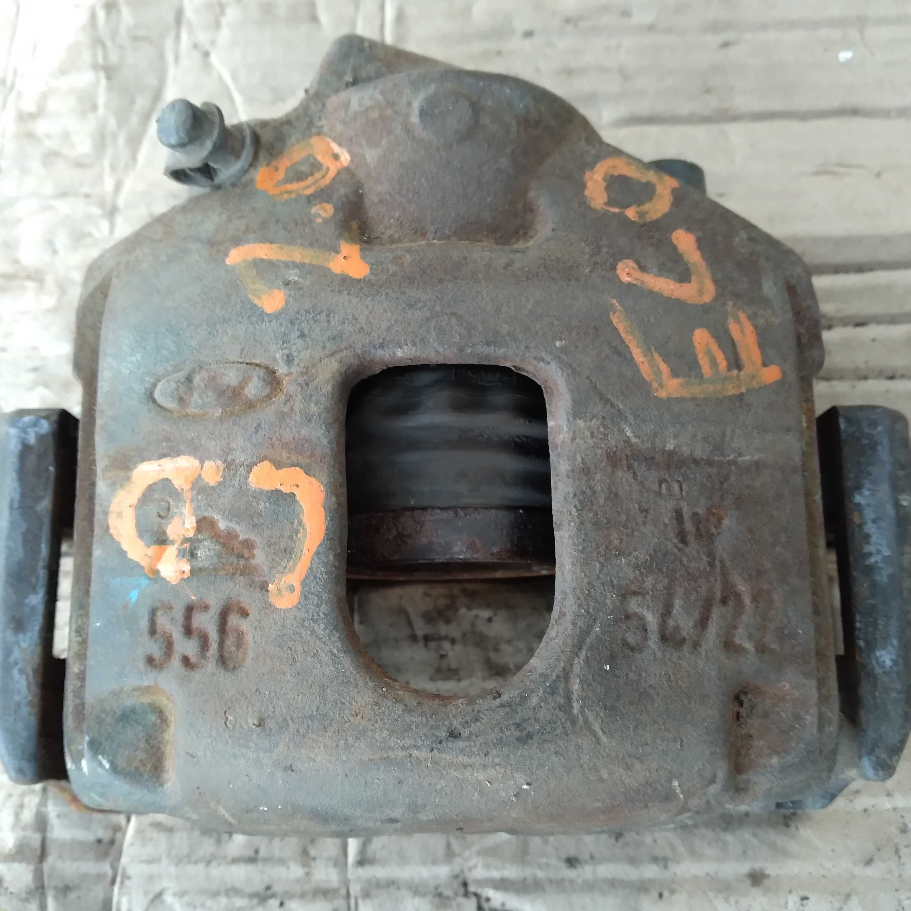 Pinça dianteira direita Ecosporte 2004 2.0 2